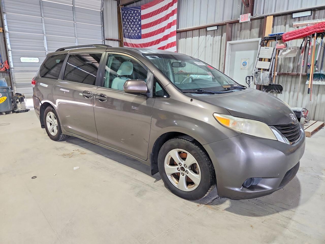 2013 Toyota Sienna Le Gray vin: 5TDKK3DC6DS370168