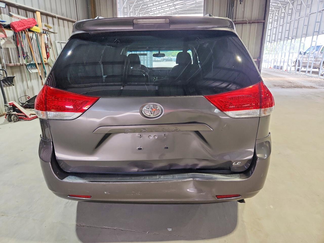 2013 Toyota Sienna Le Gray vin: 5TDKK3DC6DS370168