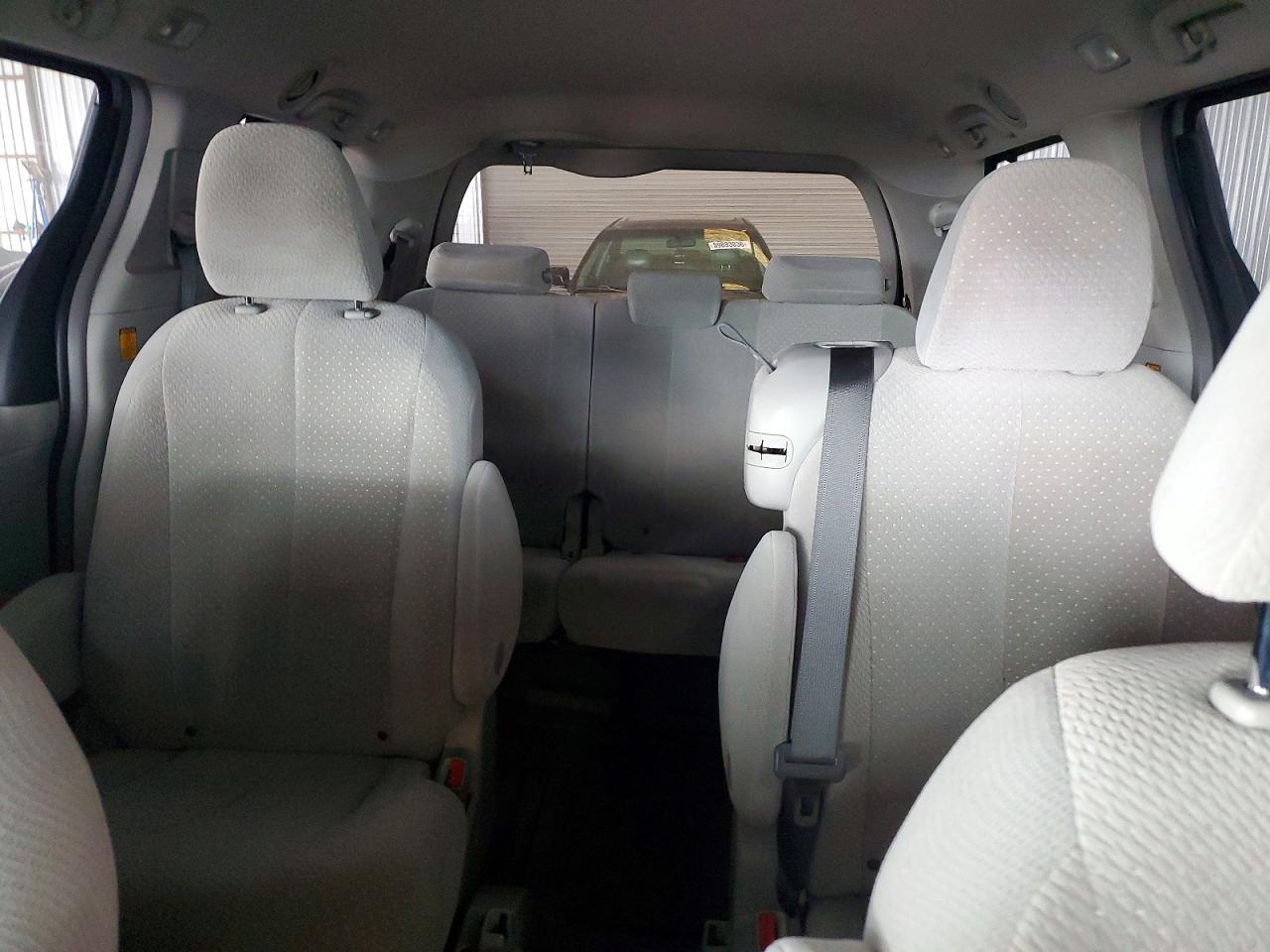 2013 Toyota Sienna Le Silver vin: 5TDKK3DC6DS381798