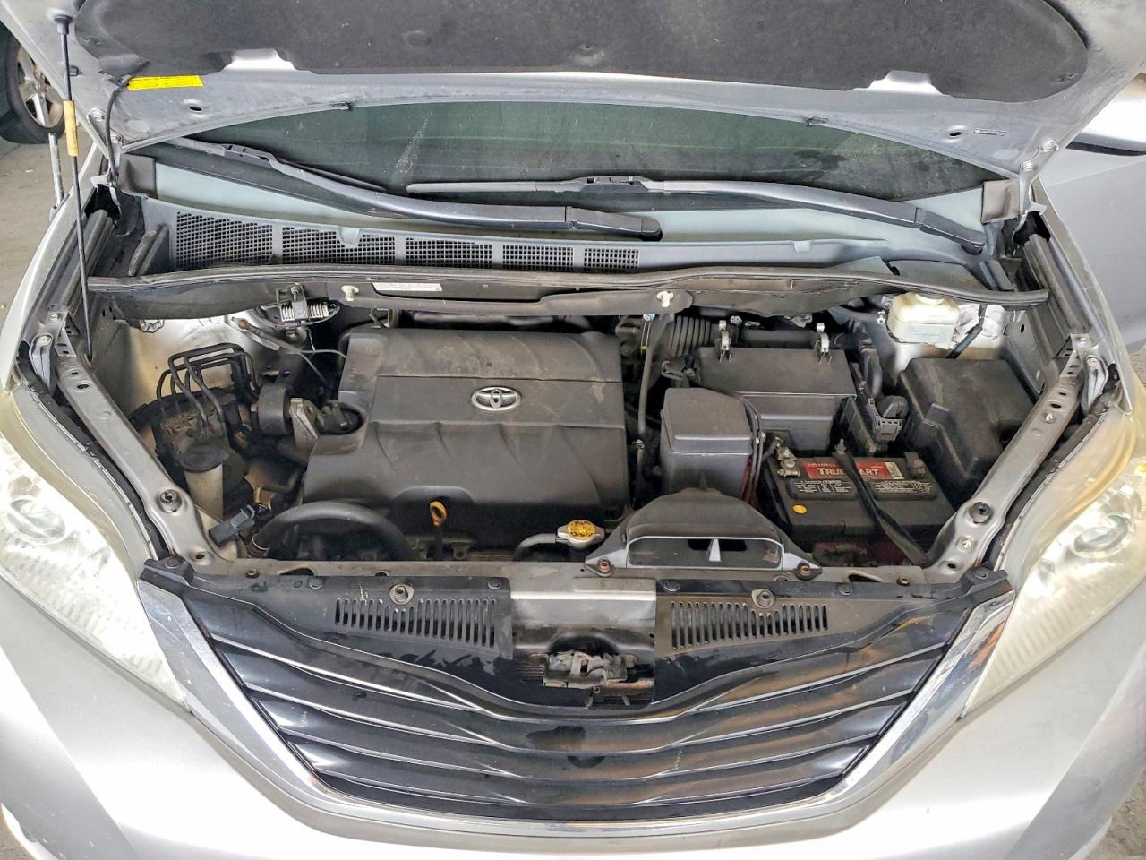2013 Toyota Sienna Le Silver vin: 5TDKK3DC6DS381798