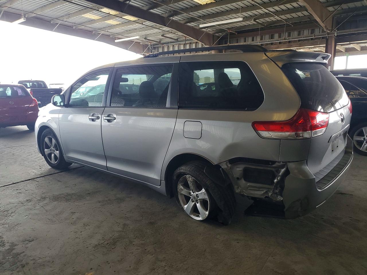 2013 Toyota Sienna Le Silver vin: 5TDKK3DC6DS381798