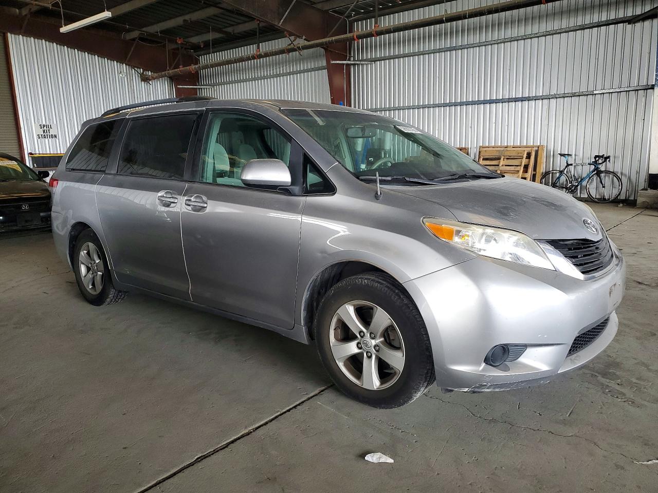 2013 Toyota Sienna Le Silver vin: 5TDKK3DC6DS381798