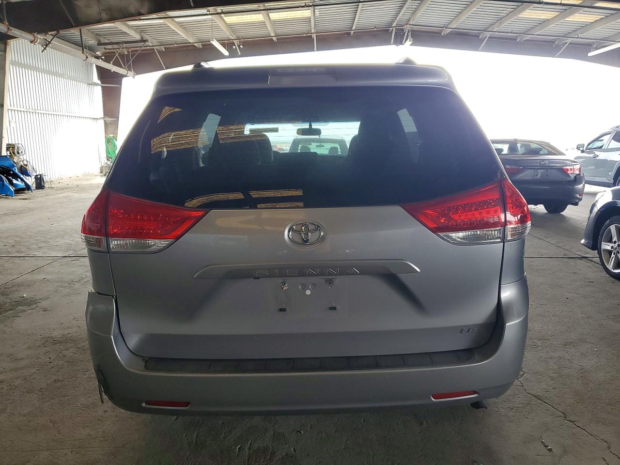 2013 Toyota Sienna Le Silver vin: 5TDKK3DC6DS381798