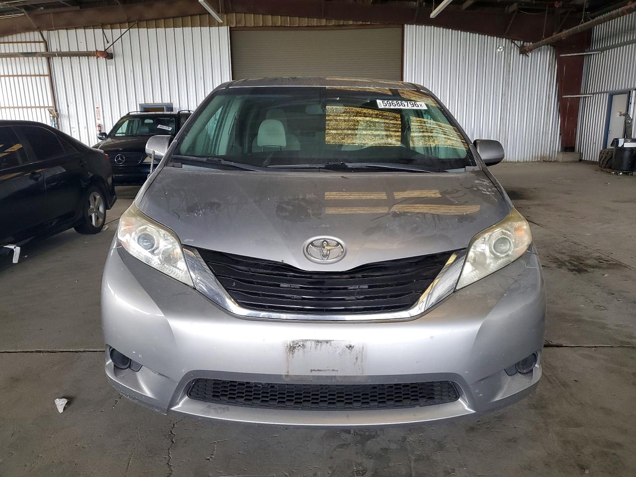 2013 Toyota Sienna Le Silver vin: 5TDKK3DC6DS381798