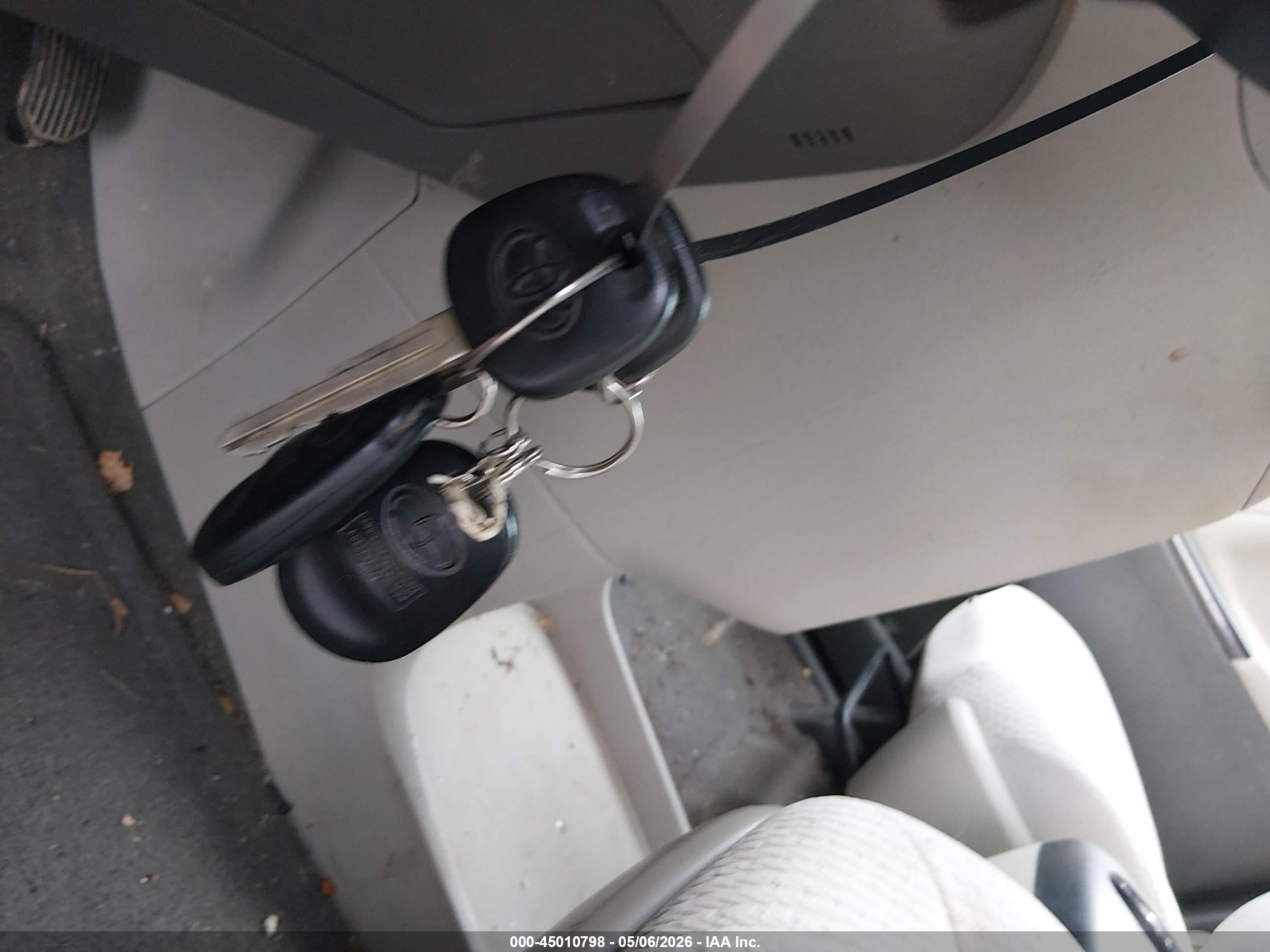 2013 Toyota Sienna Le V6 8 Passenger Золотой vin: 5TDKK3DC6DS387827
