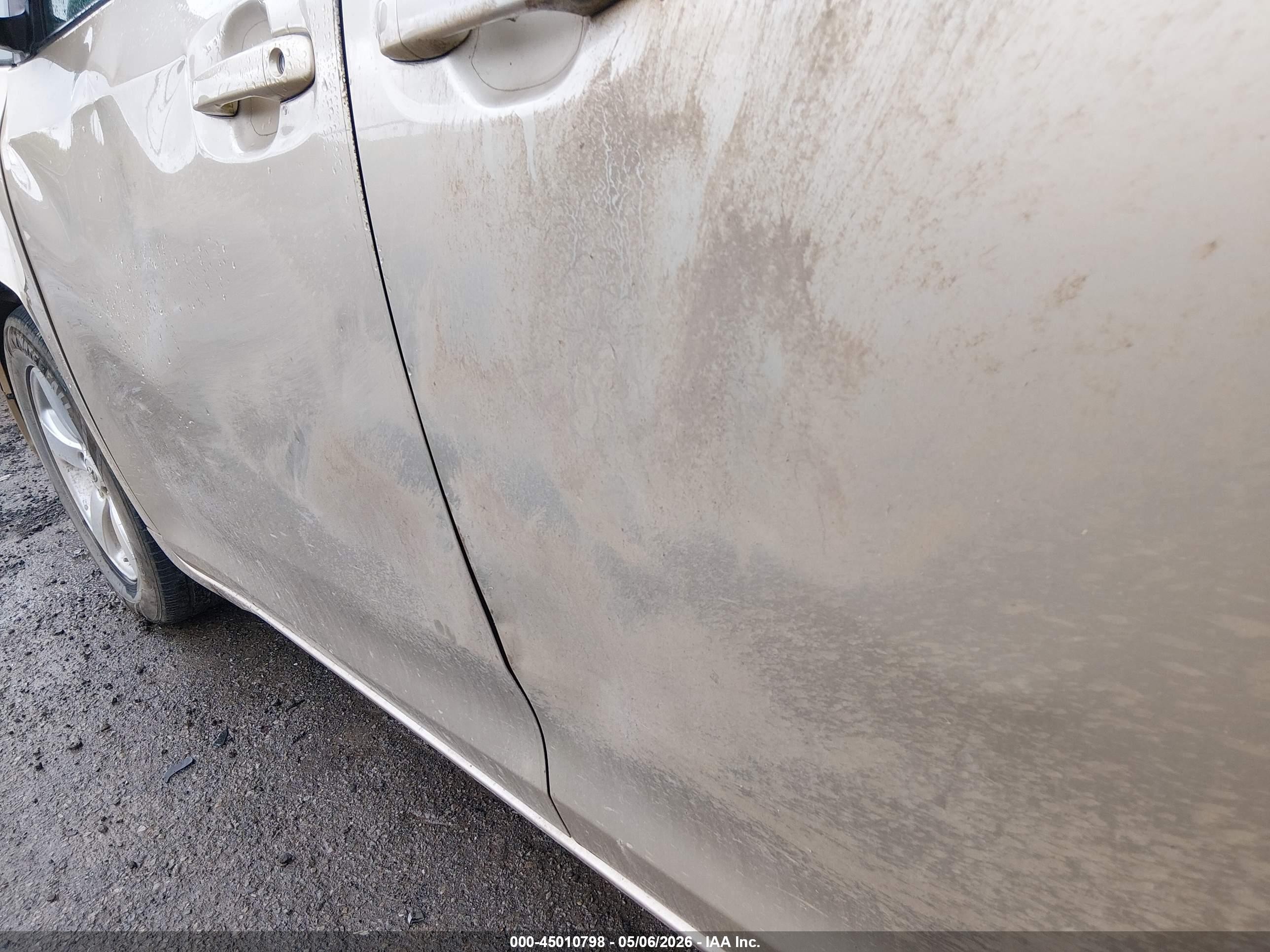 2013 Toyota Sienna Le V6 8 Passenger Золотой vin: 5TDKK3DC6DS387827