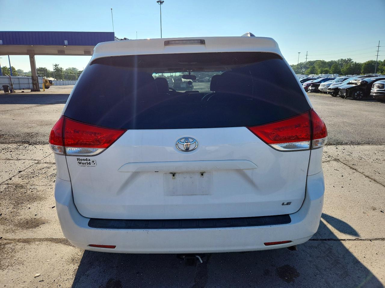 2013 Toyota Sienna Le White vin: 5TDKK3DC6DS399640