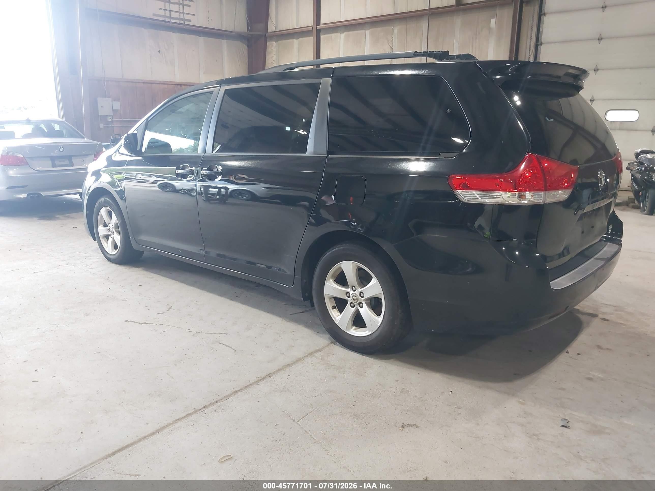 2014 Toyota Sienna Le V6 8 Passenger Black vin: 5TDKK3DC6ES420729