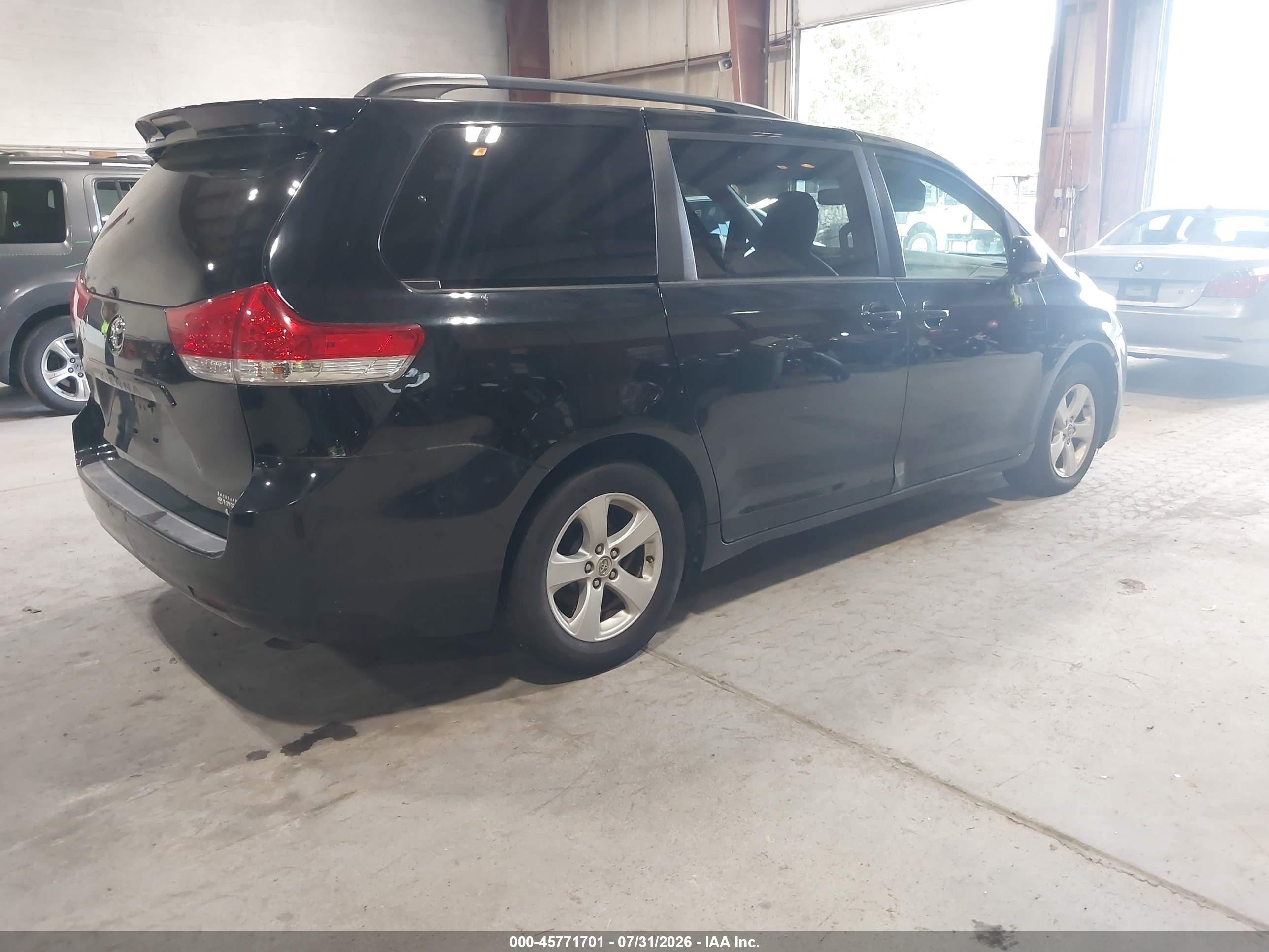 2014 Toyota Sienna Le V6 8 Passenger Black vin: 5TDKK3DC6ES420729