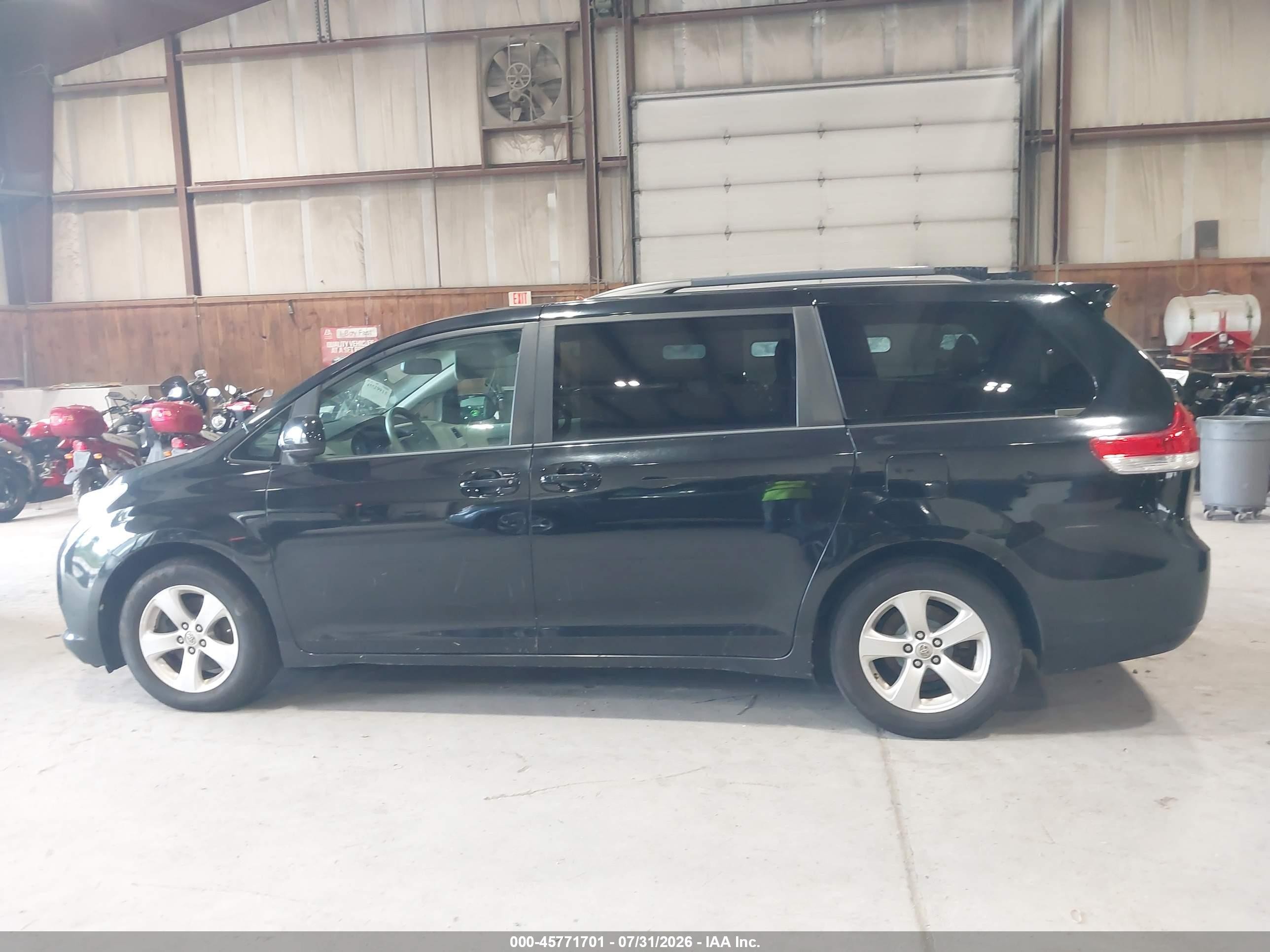 2014 Toyota Sienna Le V6 8 Passenger Black vin: 5TDKK3DC6ES420729