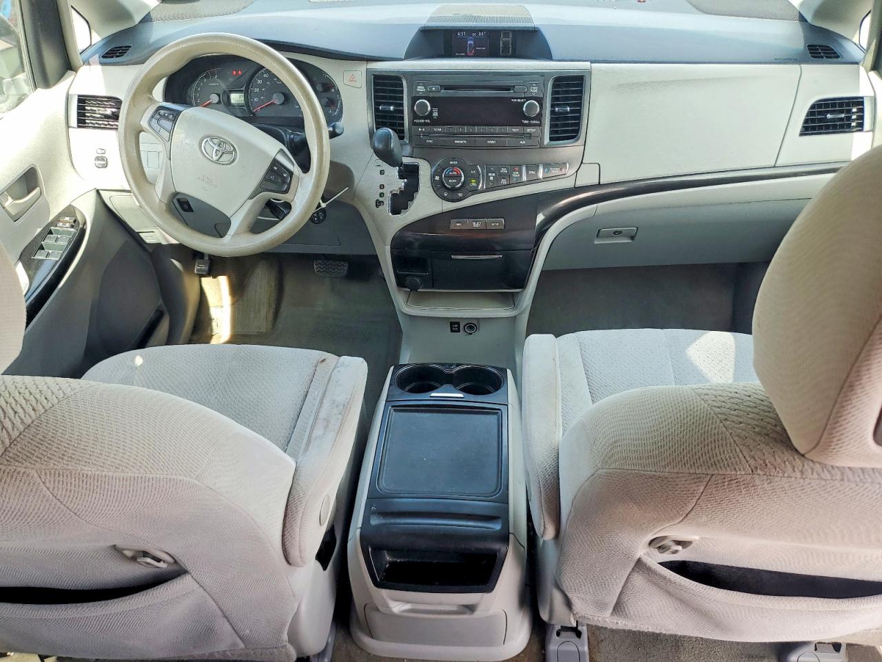2014 Toyota Sienna Le Silver vin: 5TDKK3DC6ES451088
