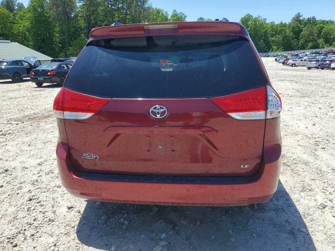 2014 Toyota Sienna Le Бордовый vin: 5TDKK3DC6ES464861
