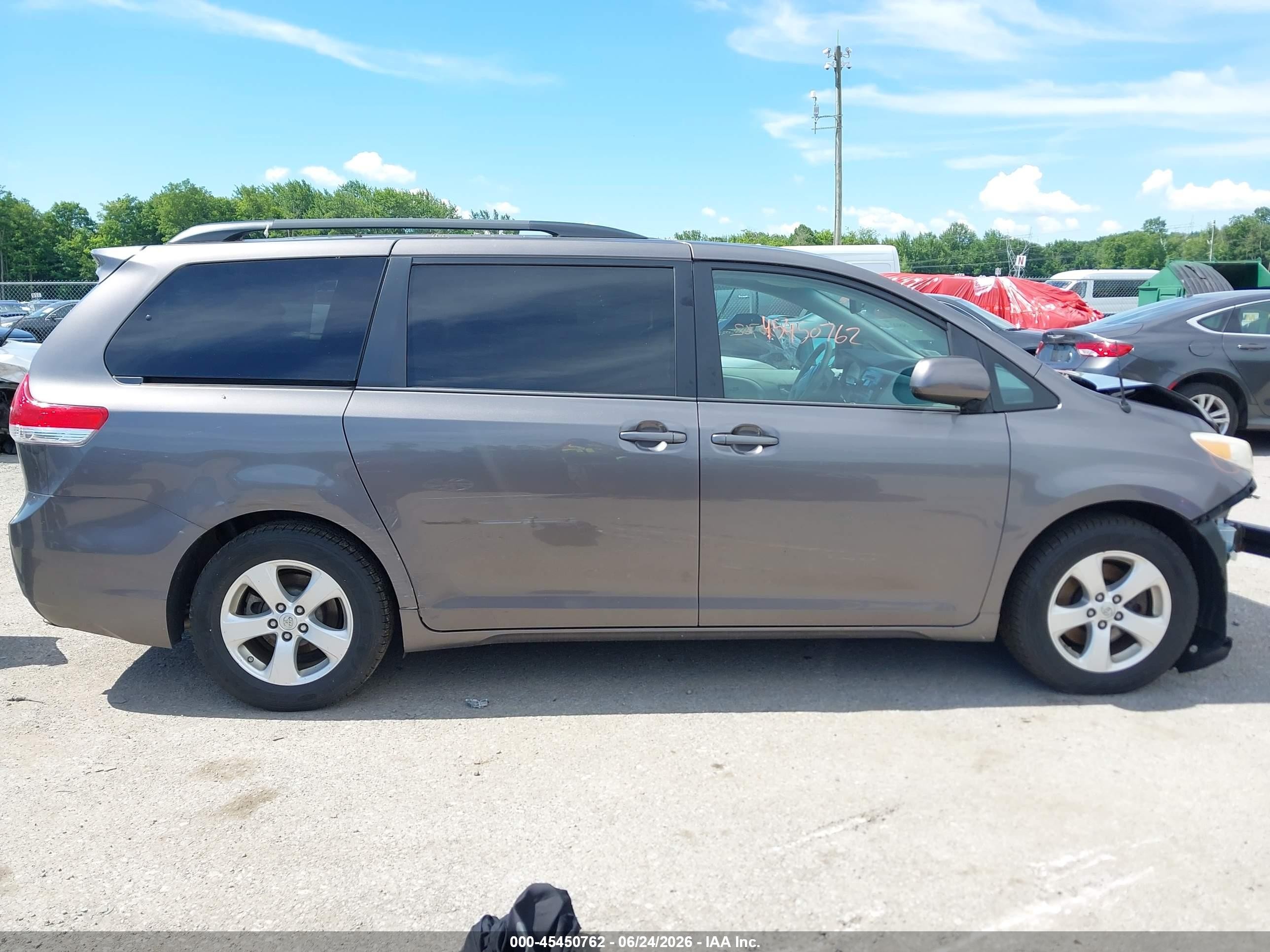 2014 Toyota Sienna Le V6 8 Passenger Gray vin: 5TDKK3DC6ES467209