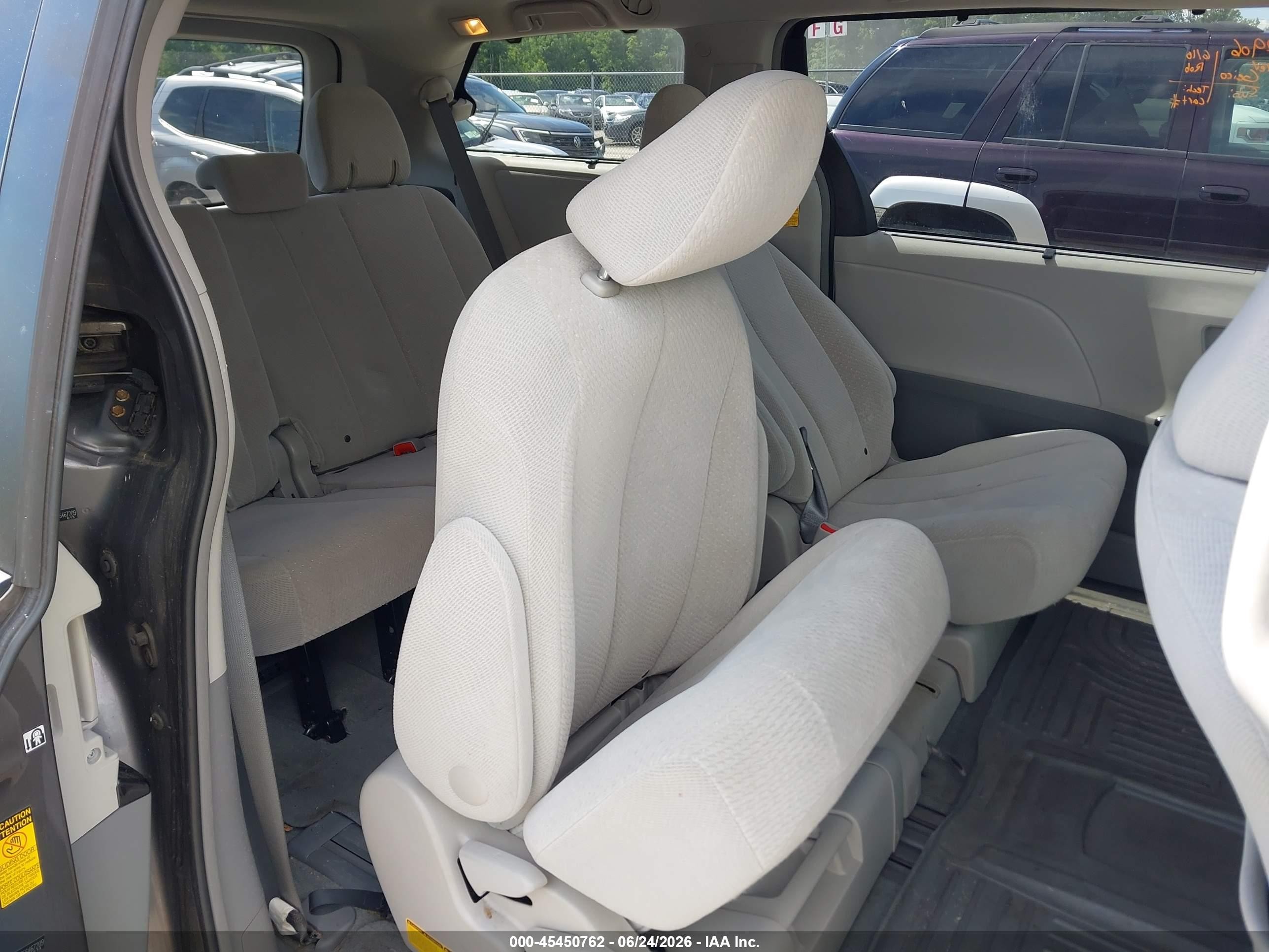 2014 Toyota Sienna Le V6 8 Passenger Gray vin: 5TDKK3DC6ES467209