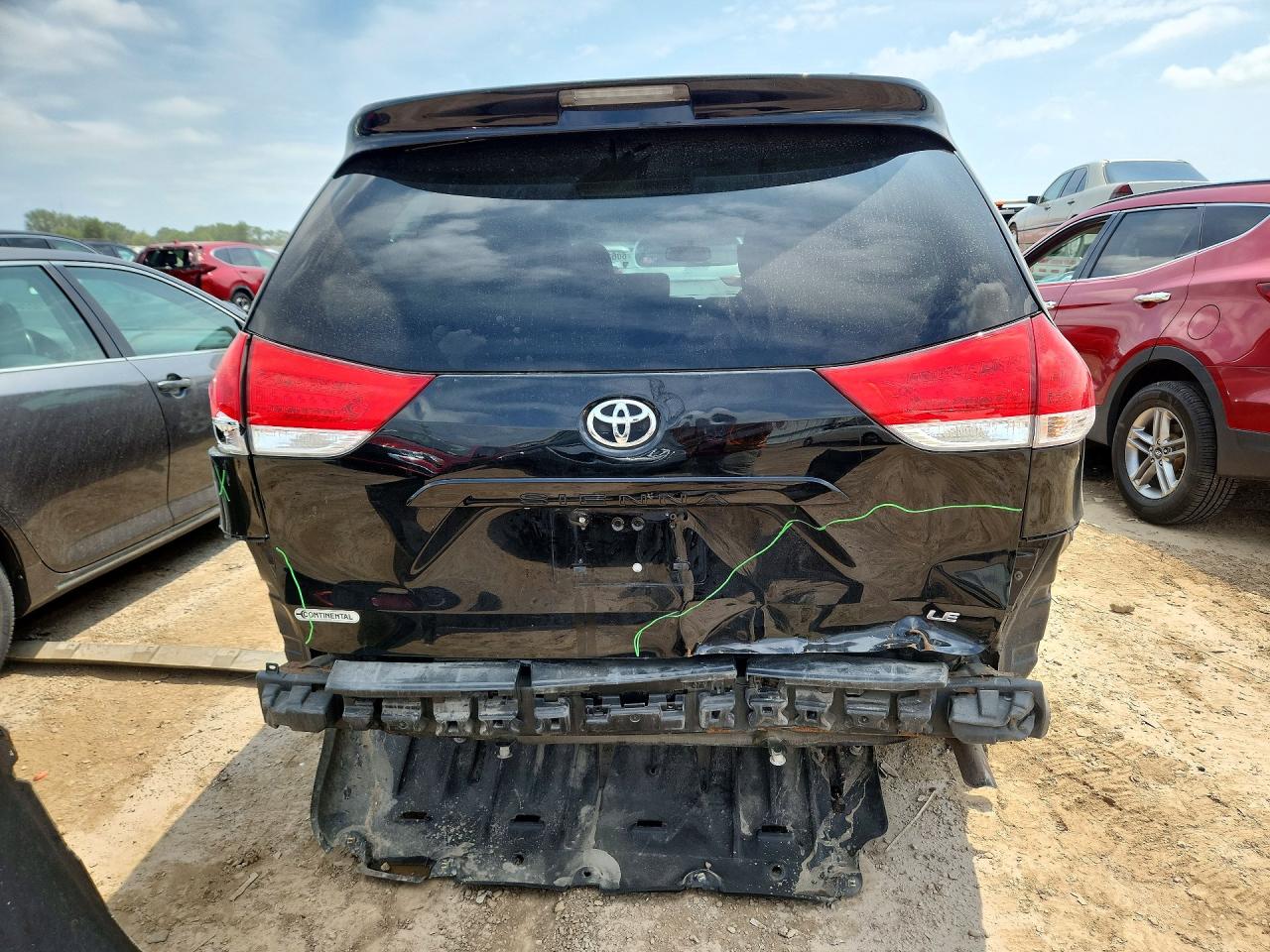 2014 Toyota Sienna Le Черный vin: 5TDKK3DC6ES470918