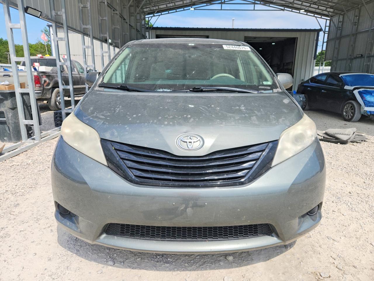 2014 Toyota Sienna Le Green vin: 5TDKK3DC6ES476766