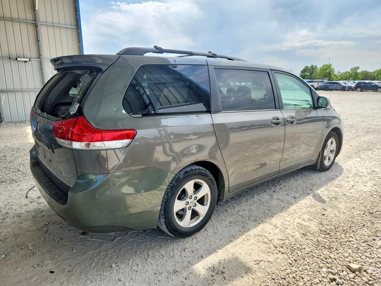 2014 Toyota Sienna Le Green vin: 5TDKK3DC6ES476766