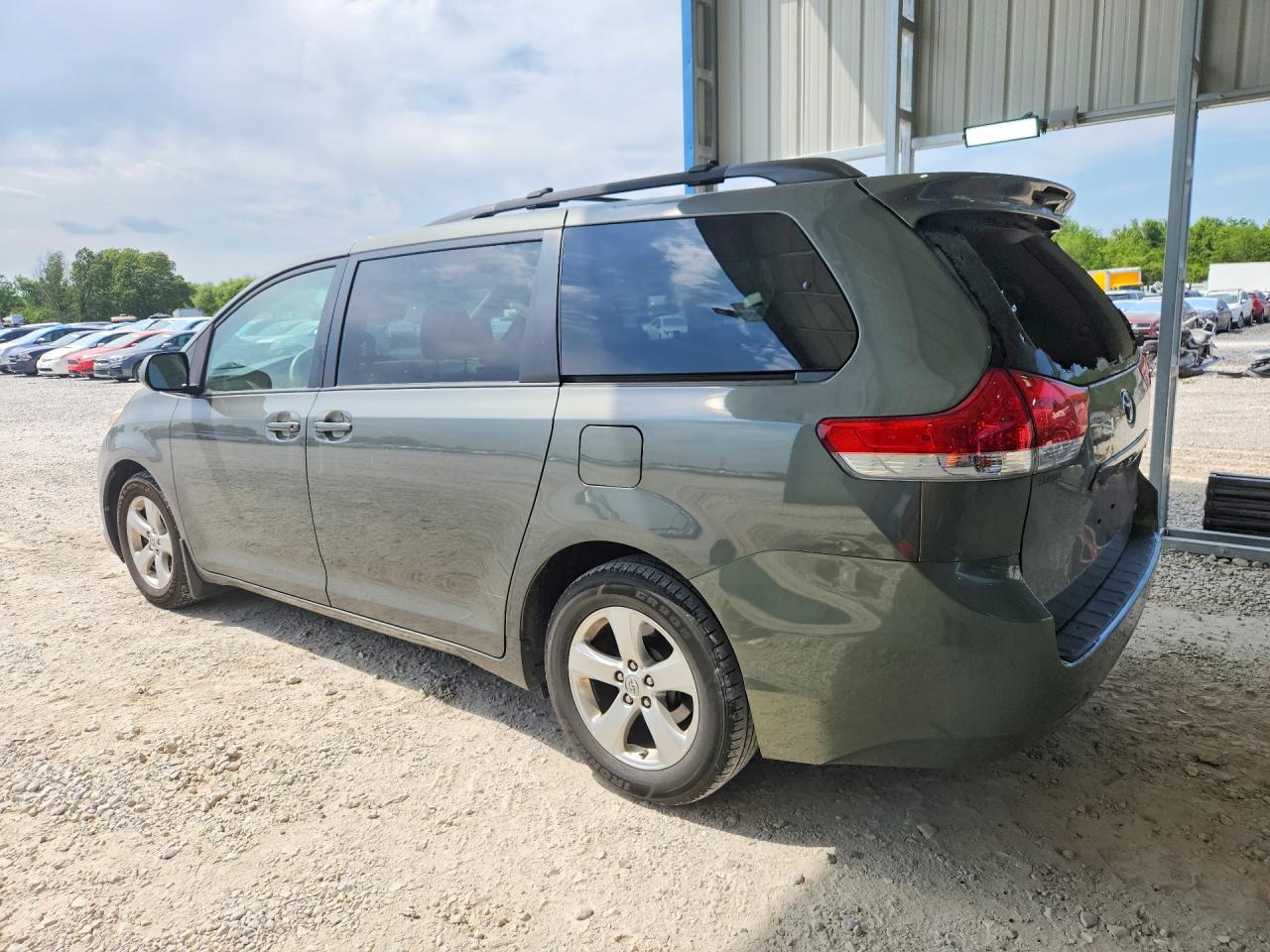 2014 Toyota Sienna Le Green vin: 5TDKK3DC6ES476766