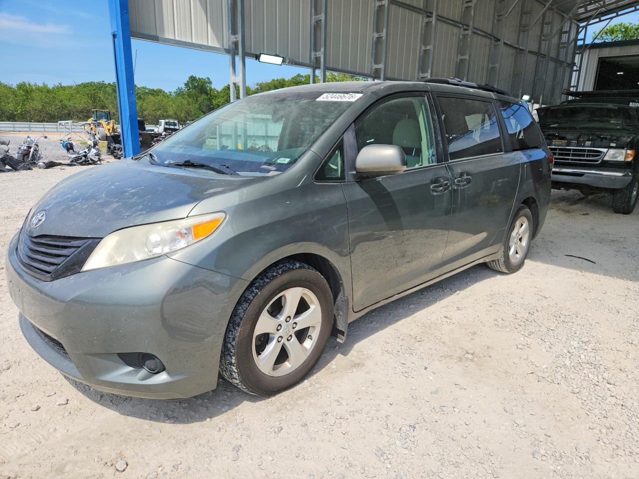 2014 Toyota Sienna Le Green vin: 5TDKK3DC6ES476766