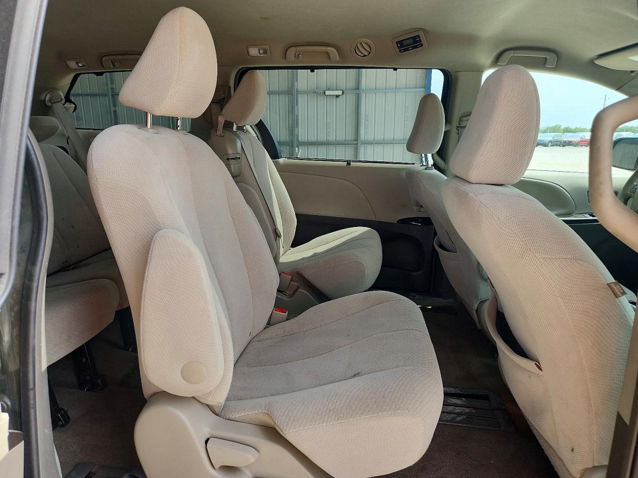 2014 Toyota Sienna Le Green vin: 5TDKK3DC6ES476766