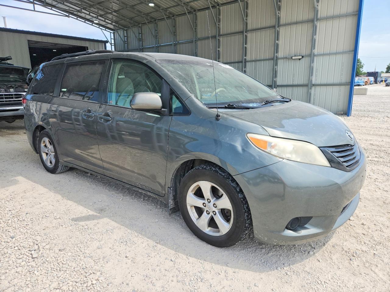 2014 Toyota Sienna Le Green vin: 5TDKK3DC6ES476766