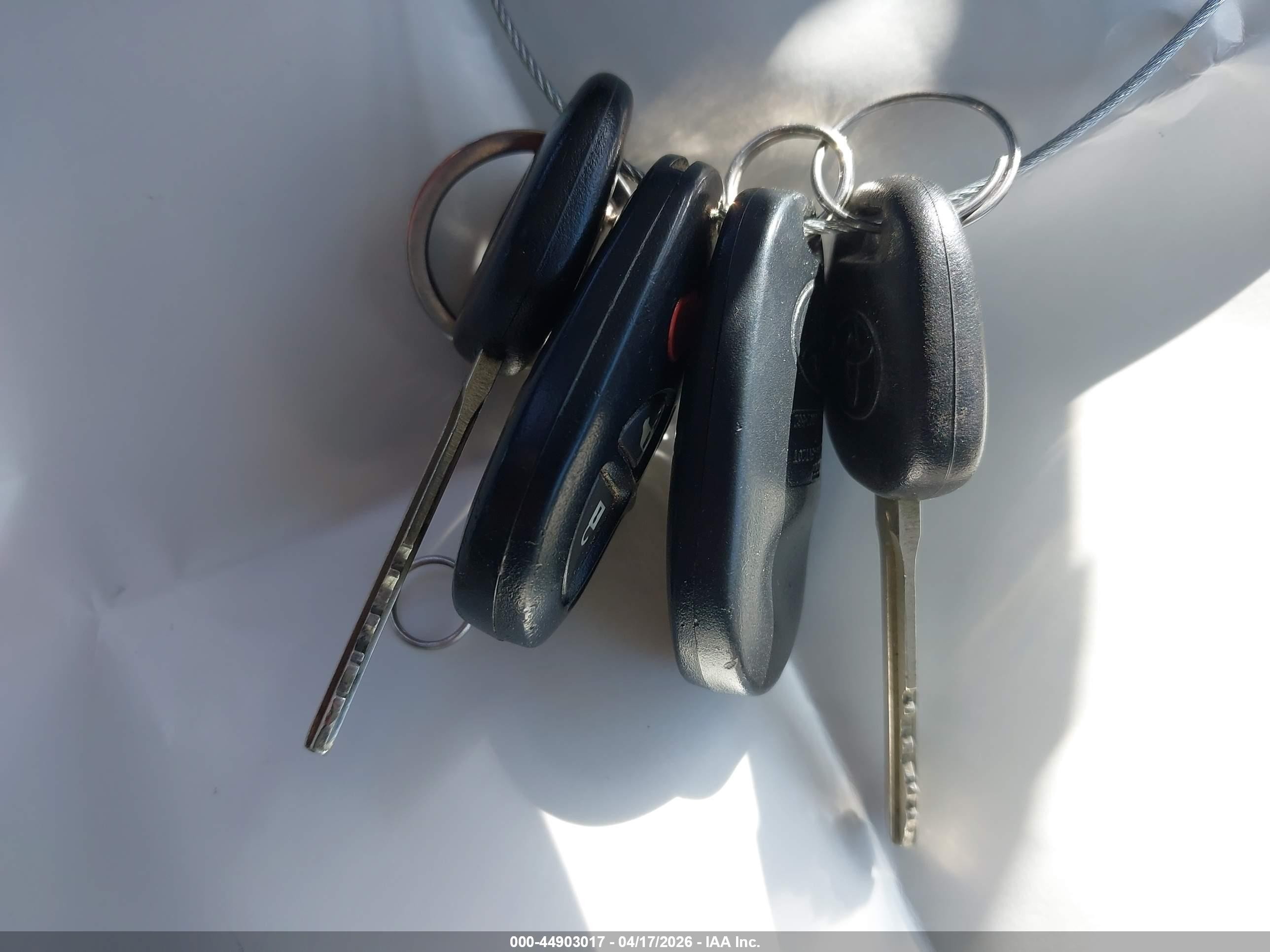 2014 Toyota Sienna Le V6 8 Passenger Серебряный vin: 5TDKK3DC6ES484060