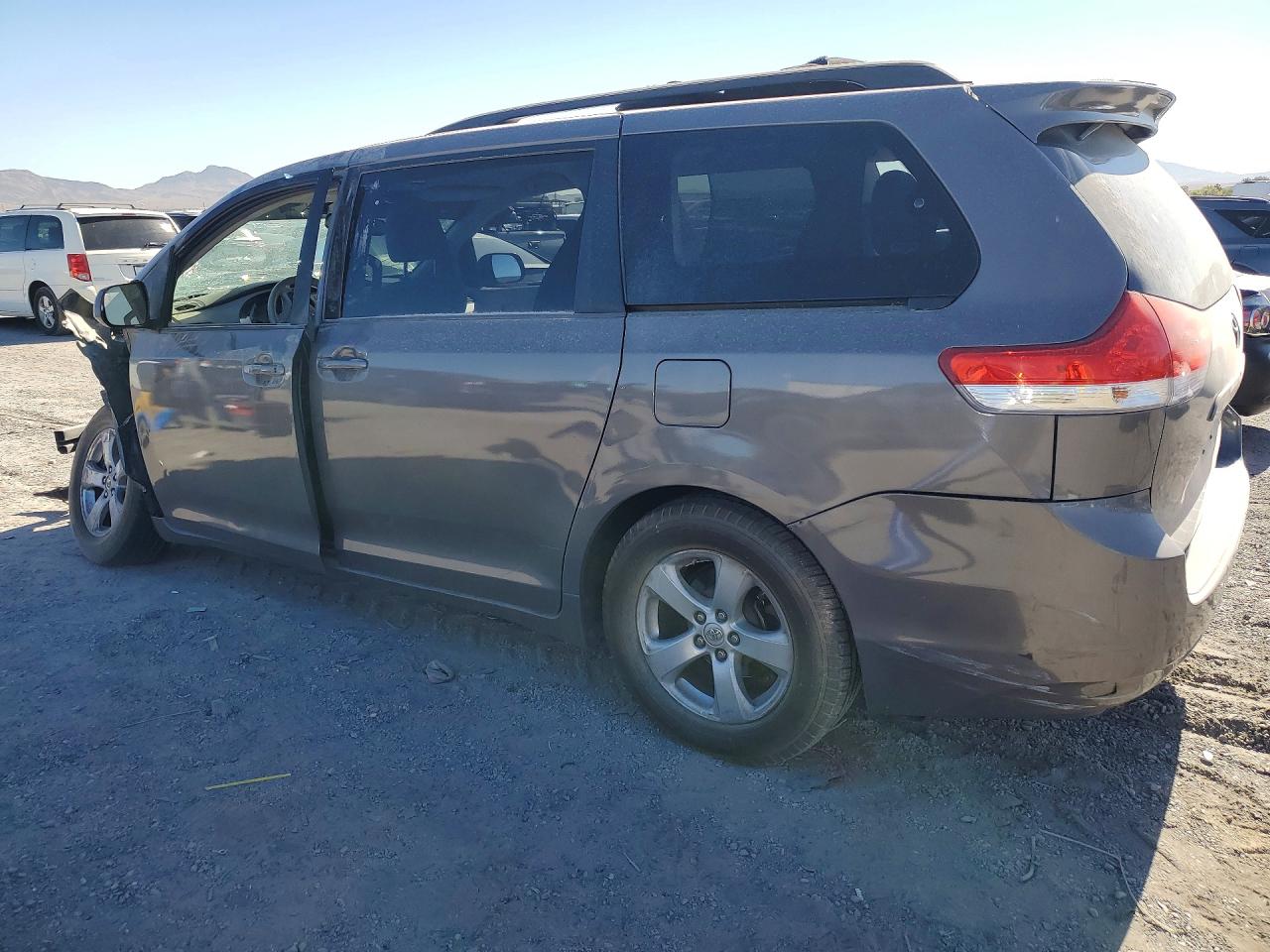 2014 Toyota Sienna Le Gray vin: 5TDKK3DC6ES484348