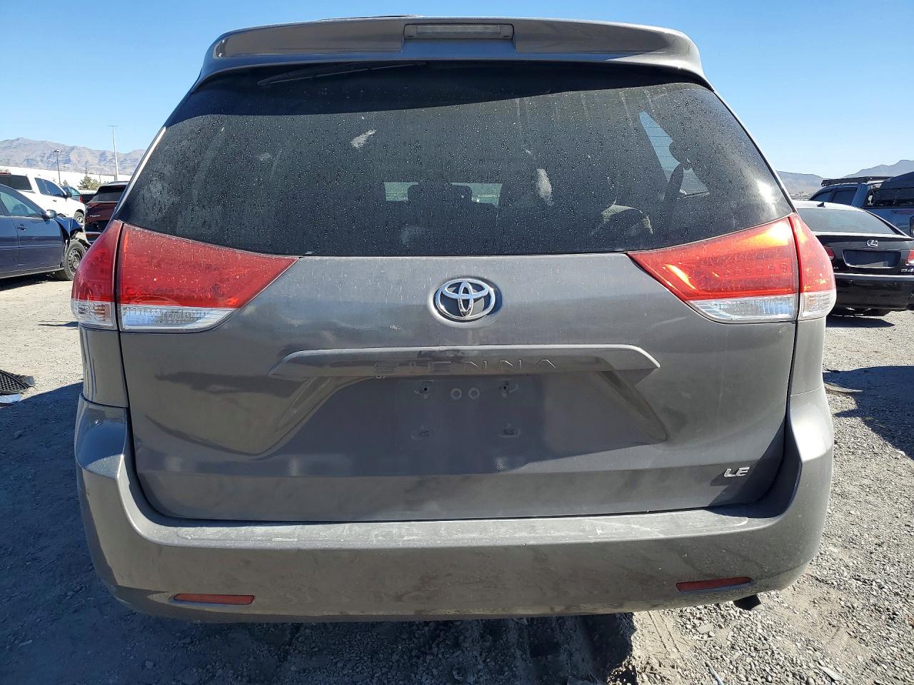 2014 Toyota Sienna Le Gray vin: 5TDKK3DC6ES484348