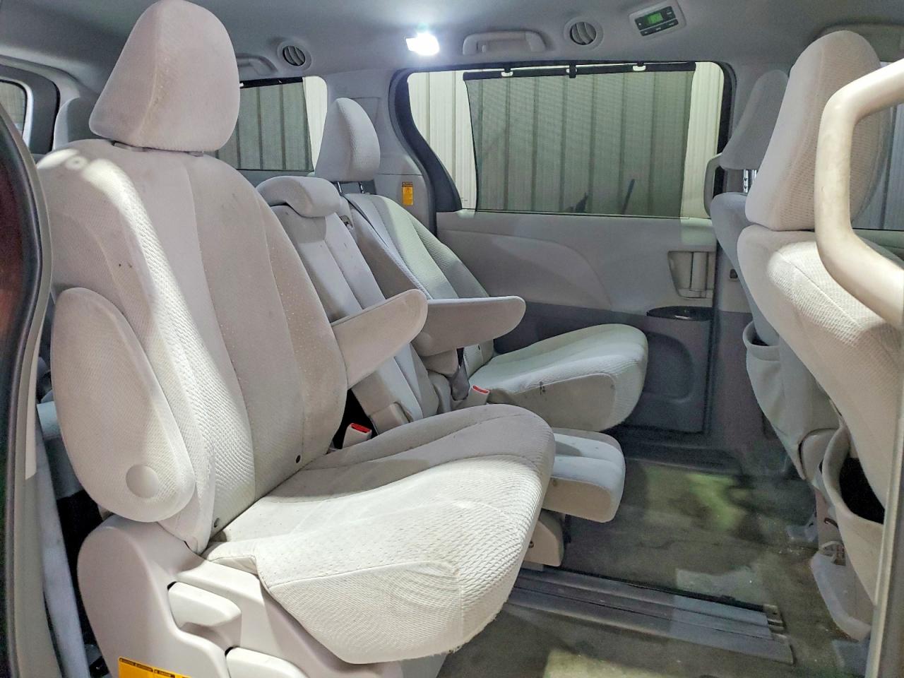 2014 Toyota Sienna Le Темно-бордовый vin: 5TDKK3DC6ES485385