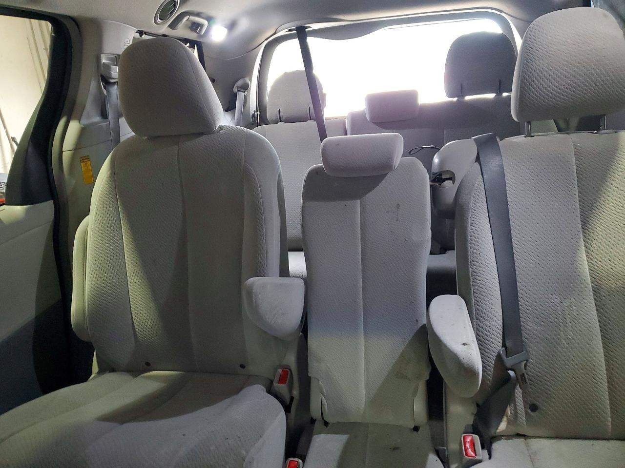 2014 Toyota Sienna Le Темно-бордовый vin: 5TDKK3DC6ES485385