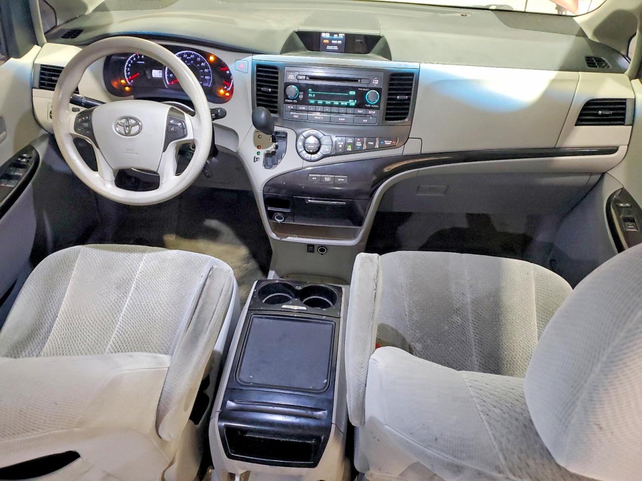 2014 Toyota Sienna Le Темно-бордовый vin: 5TDKK3DC6ES485385