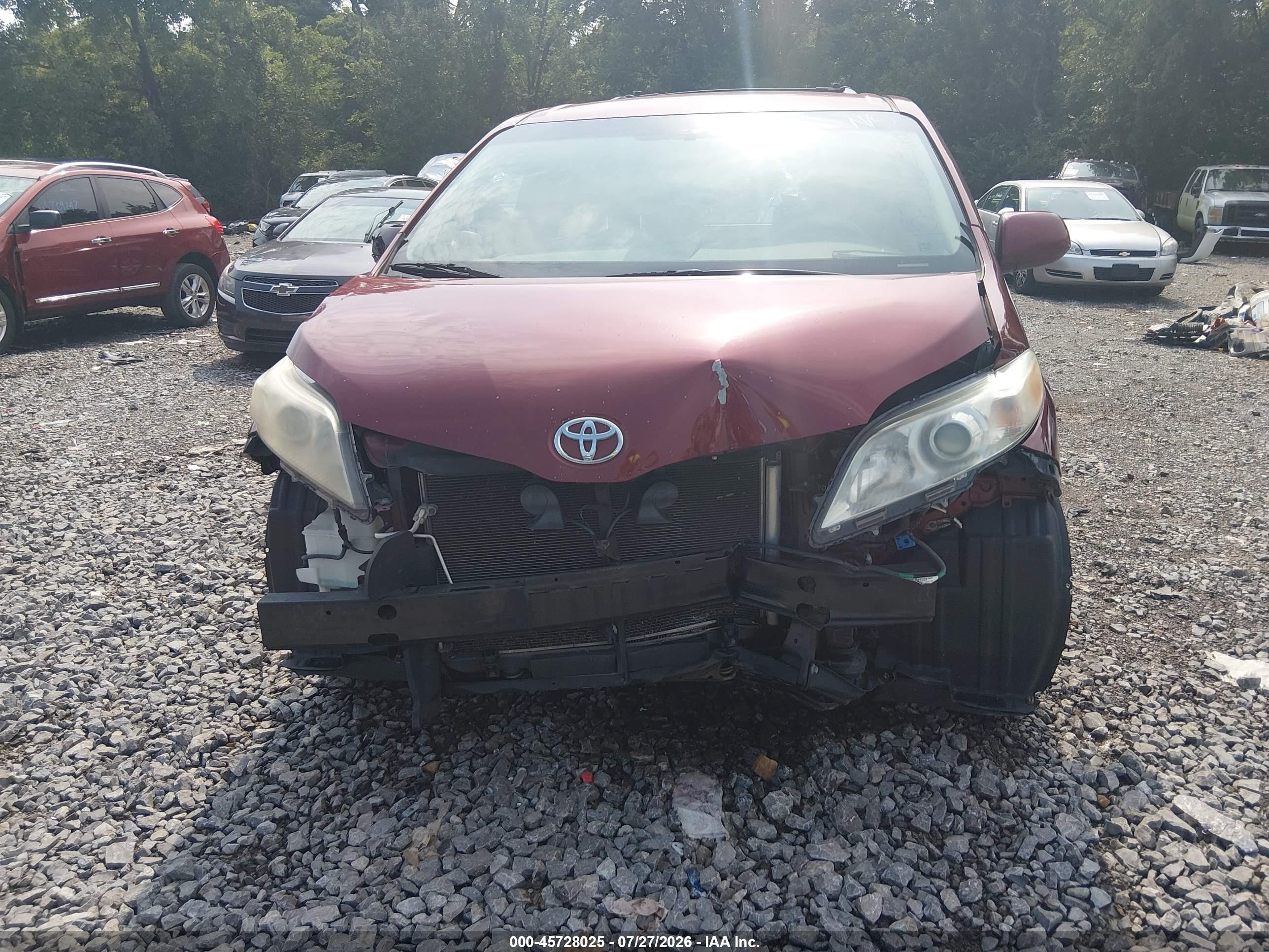2014 Toyota Sienna Le V6 8 Passenger Темно-бордовый vin: 5TDKK3DC6ES491137