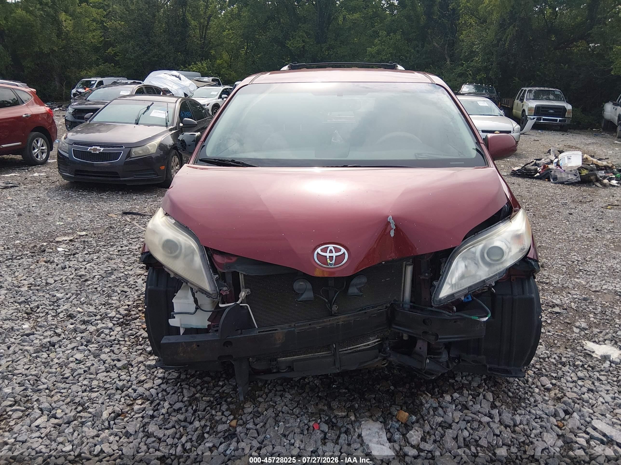 2014 Toyota Sienna Le V6 8 Passenger Темно-бордовый vin: 5TDKK3DC6ES491137
