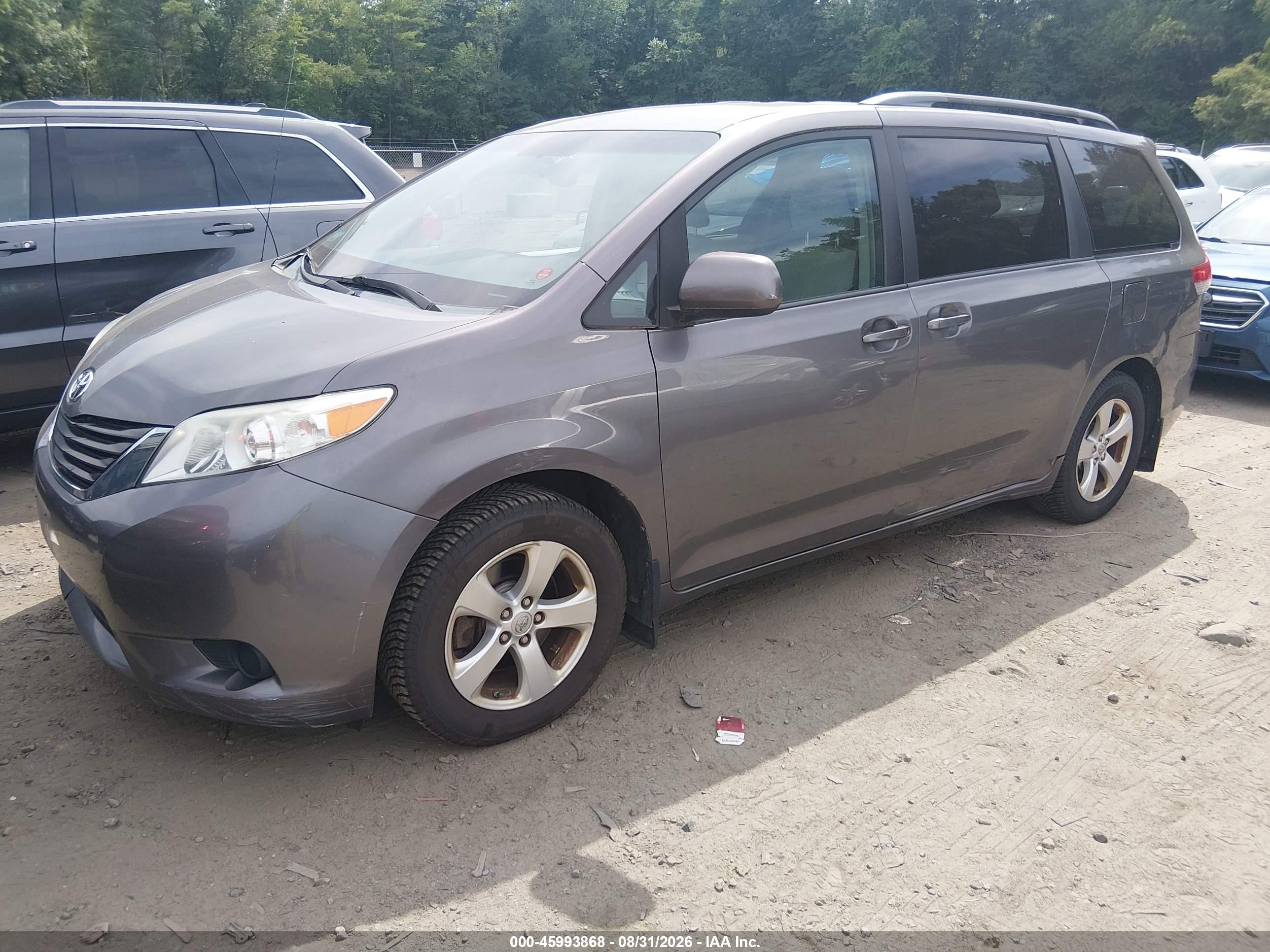 2014 Toyota Sienna Le V6 8 Passenger Gray vin: 5TDKK3DC6ES491879