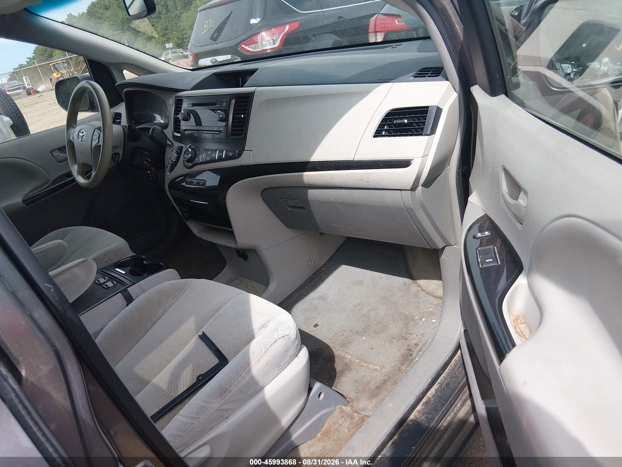 2014 Toyota Sienna Le V6 8 Passenger Gray vin: 5TDKK3DC6ES491879