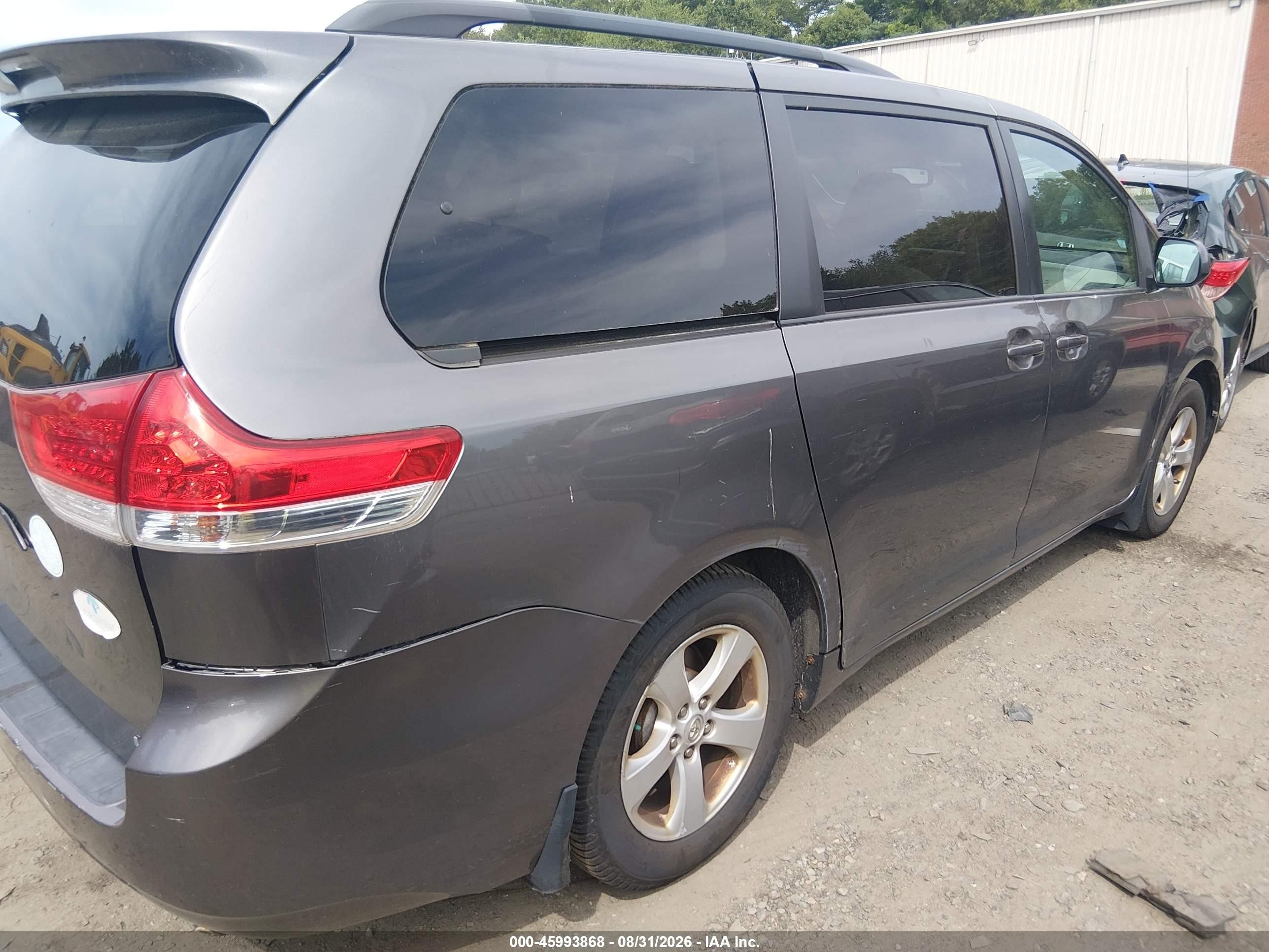 2014 Toyota Sienna Le V6 8 Passenger Gray vin: 5TDKK3DC6ES491879