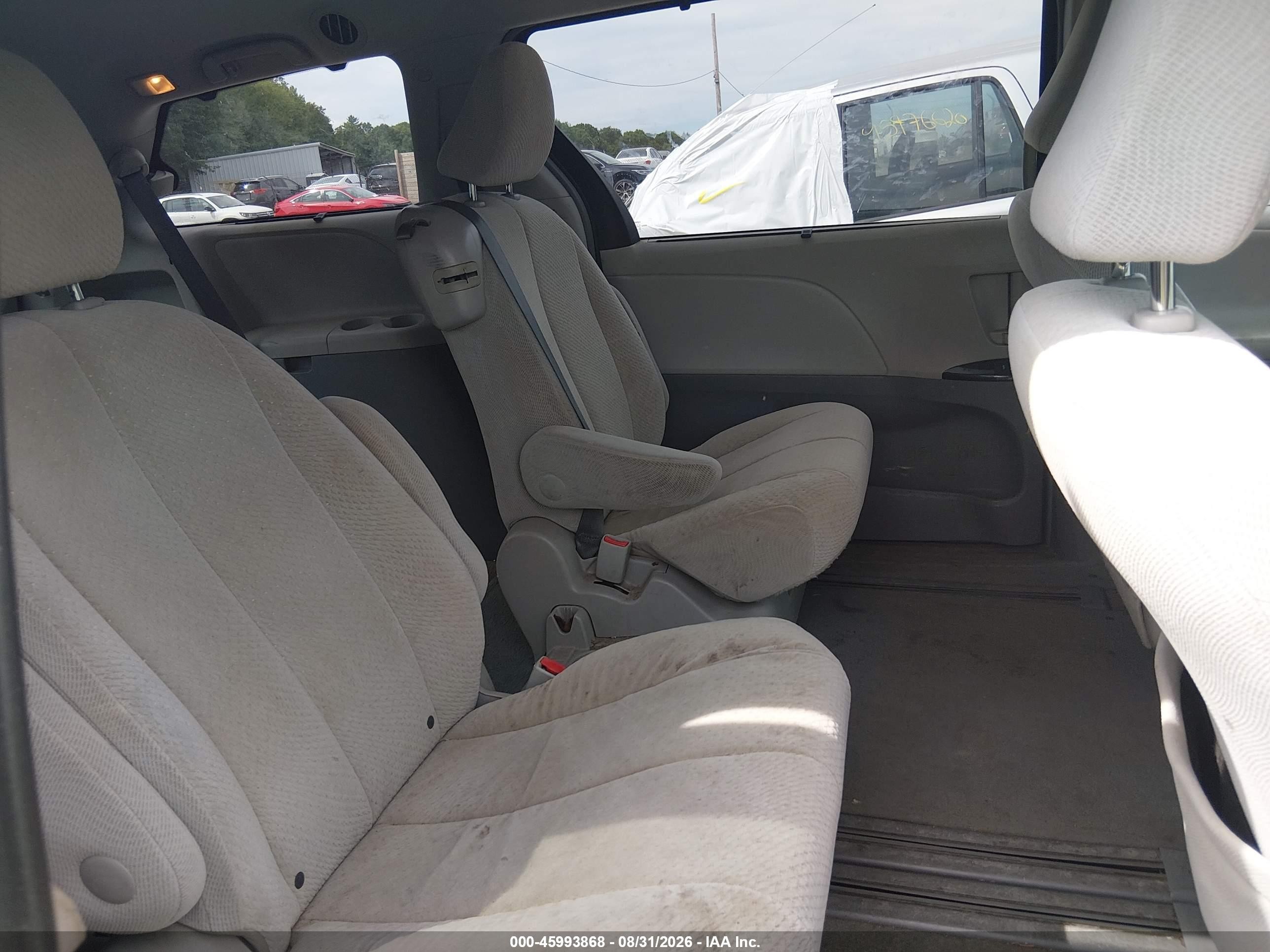 2014 Toyota Sienna Le V6 8 Passenger Gray vin: 5TDKK3DC6ES491879