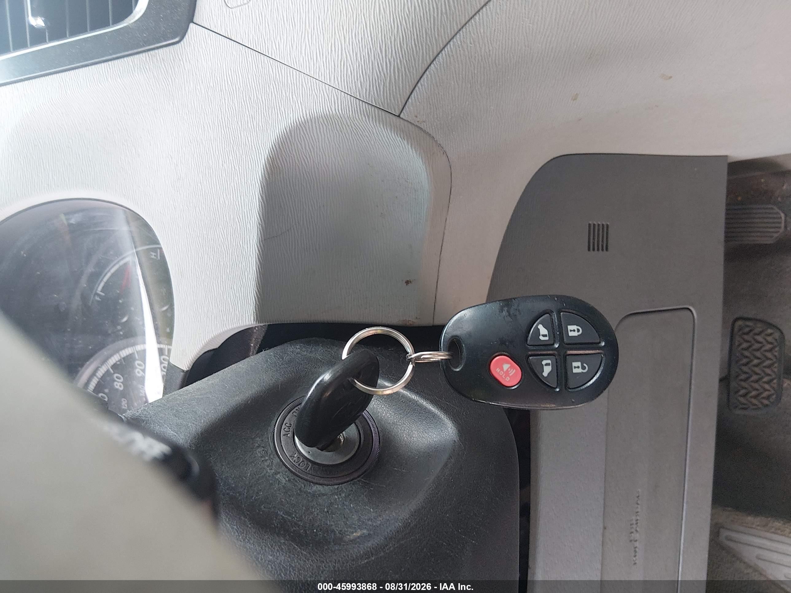 2014 Toyota Sienna Le V6 8 Passenger Gray vin: 5TDKK3DC6ES491879