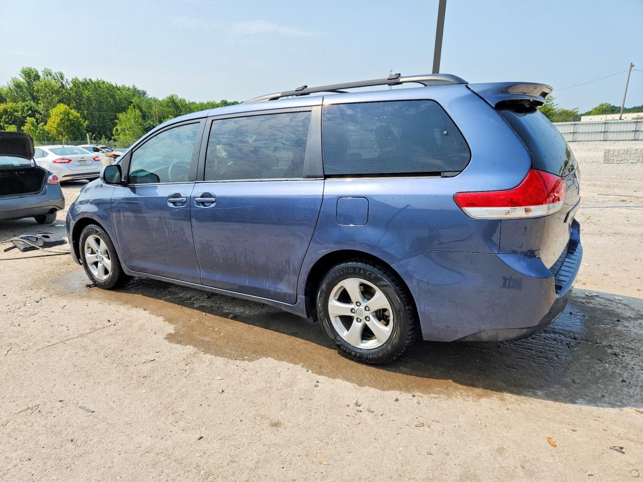 2014 Toyota Sienna Le Blue vin: 5TDKK3DC6ES503965