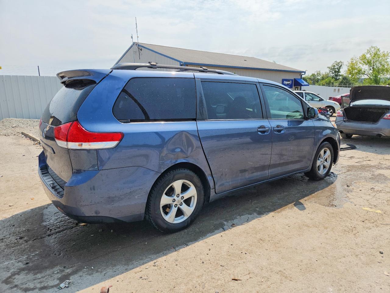 2014 Toyota Sienna Le Blue vin: 5TDKK3DC6ES503965