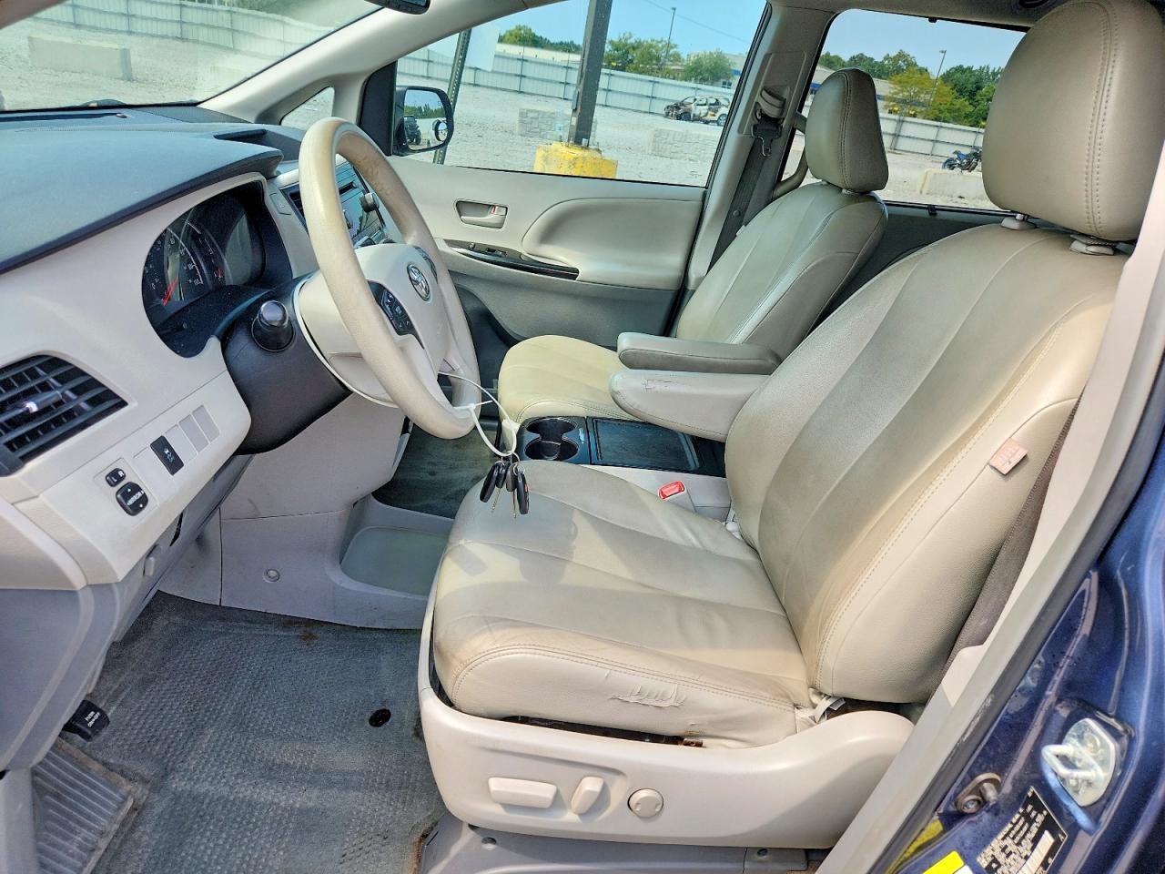 2014 Toyota Sienna Le Blue vin: 5TDKK3DC6ES503965