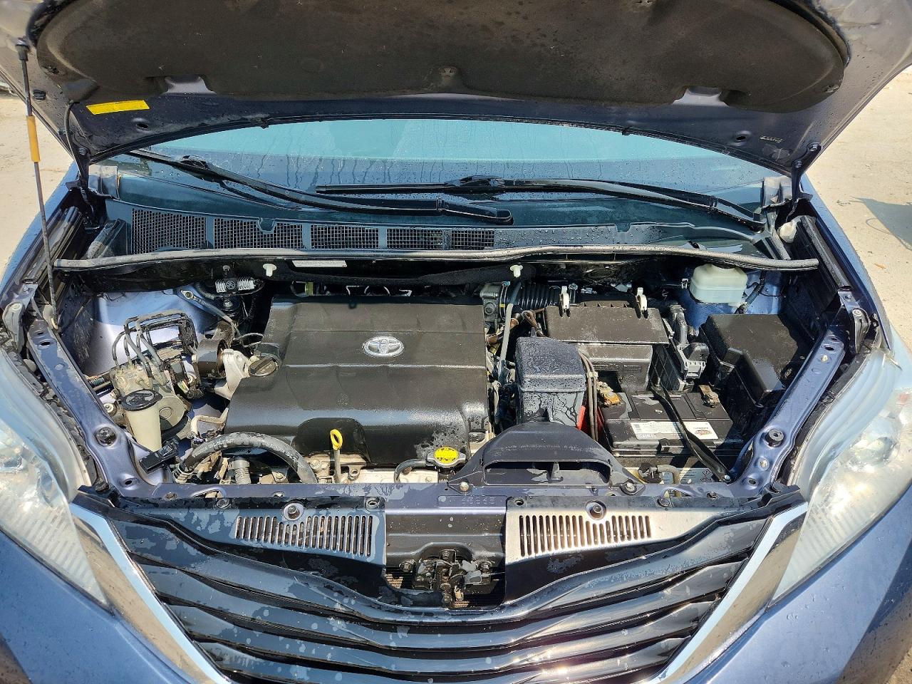2014 Toyota Sienna Le Blue vin: 5TDKK3DC6ES503965