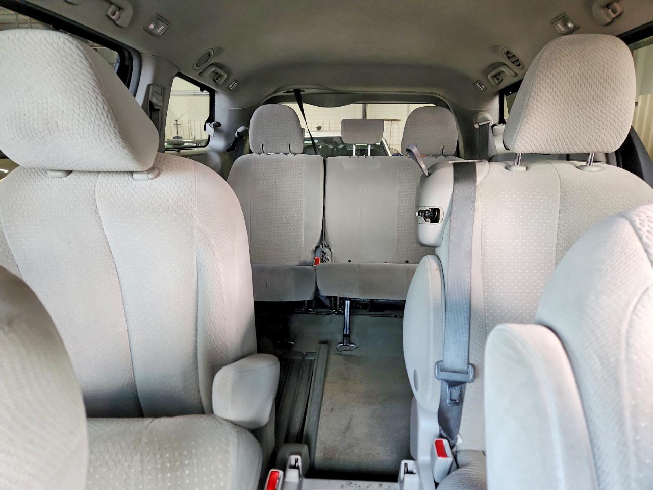 2014 Toyota Sienna Le Silver vin: 5TDKK3DC6ES505120