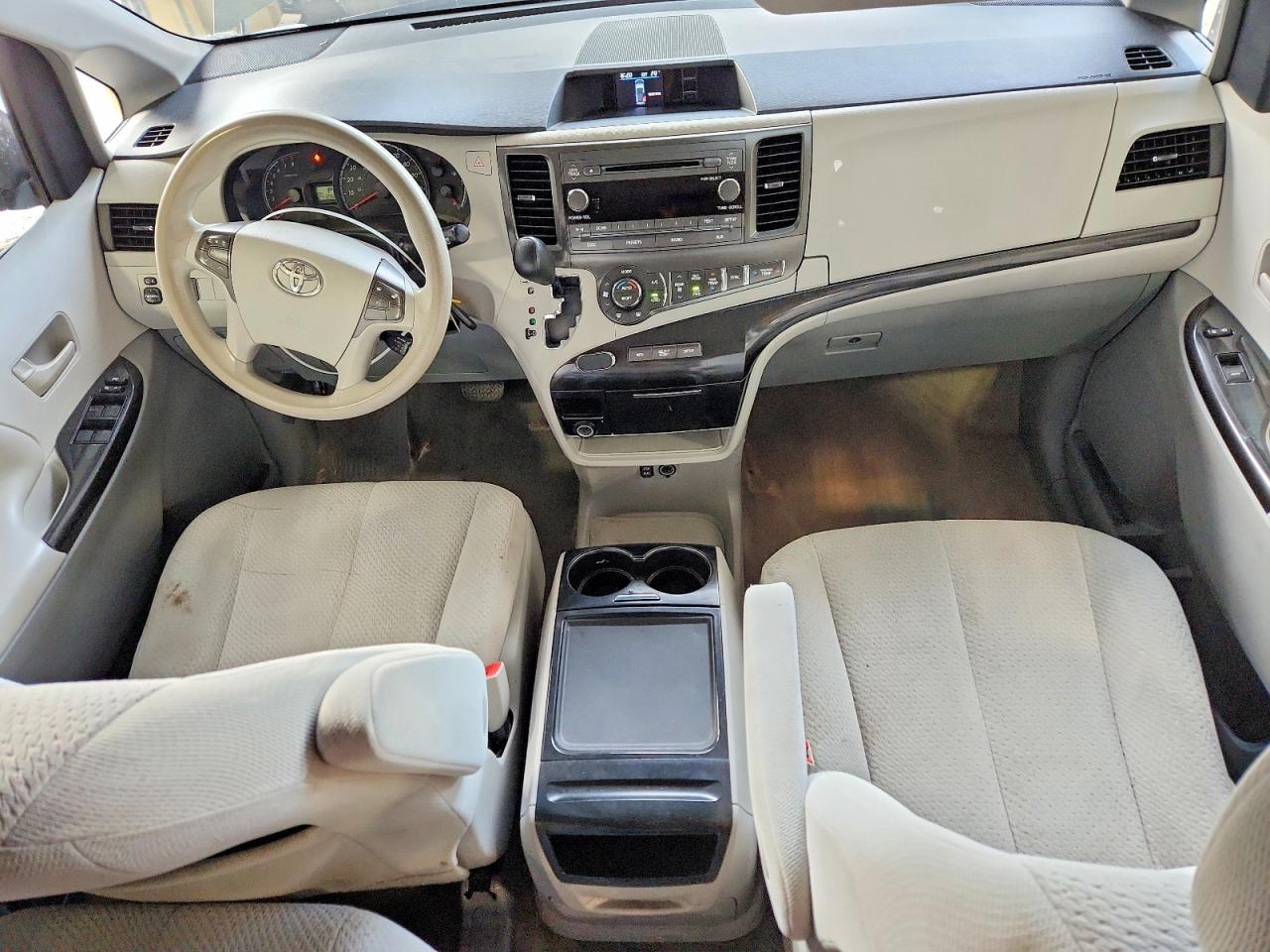 2014 Toyota Sienna Le Silver vin: 5TDKK3DC6ES505120