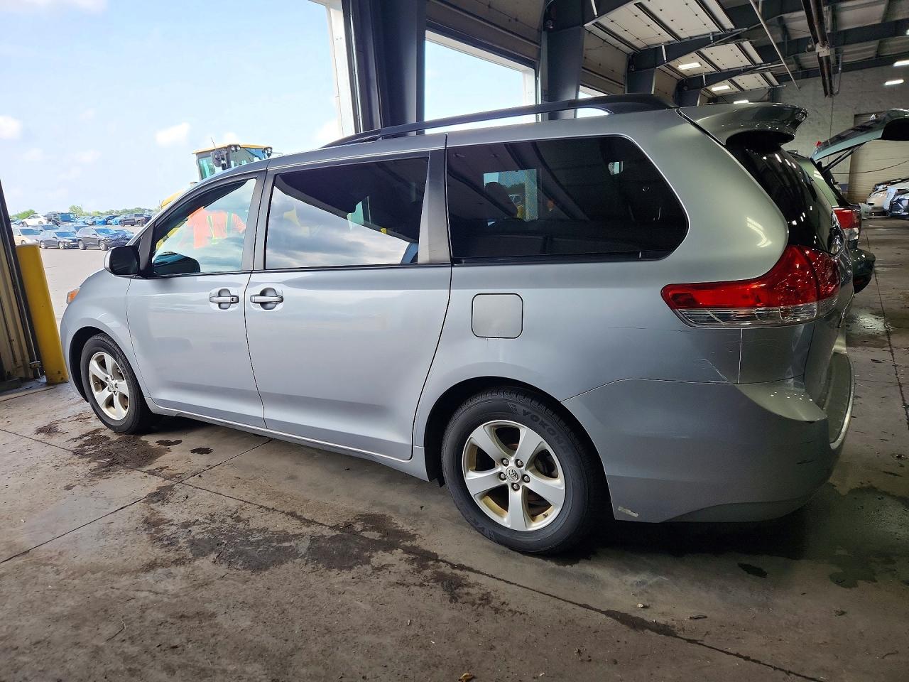 2014 Toyota Sienna Le Silver vin: 5TDKK3DC6ES505120