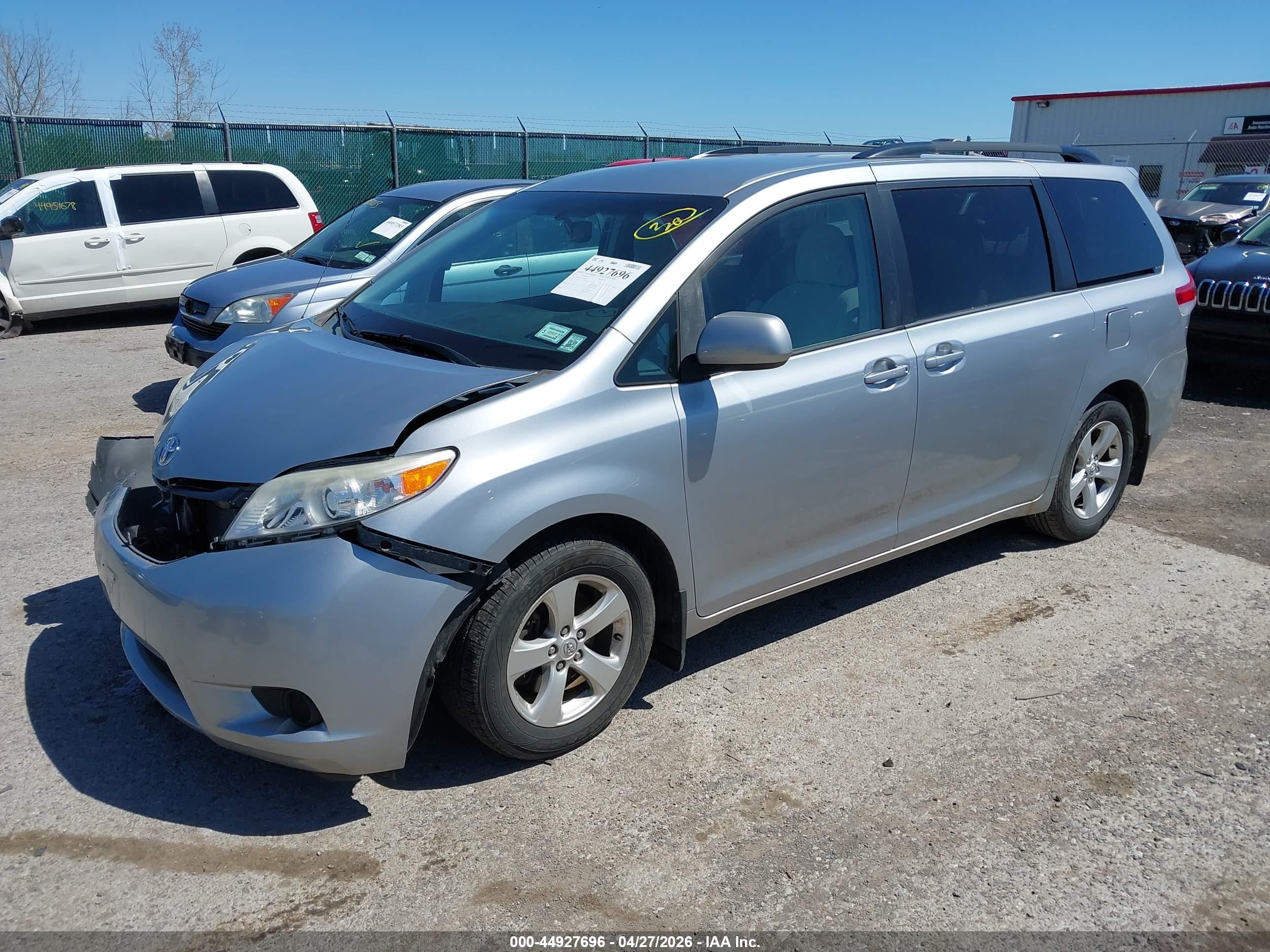 2014 Toyota Sienna Le V6 8 Passenger Gray vin: 5TDKK3DC6ES509636