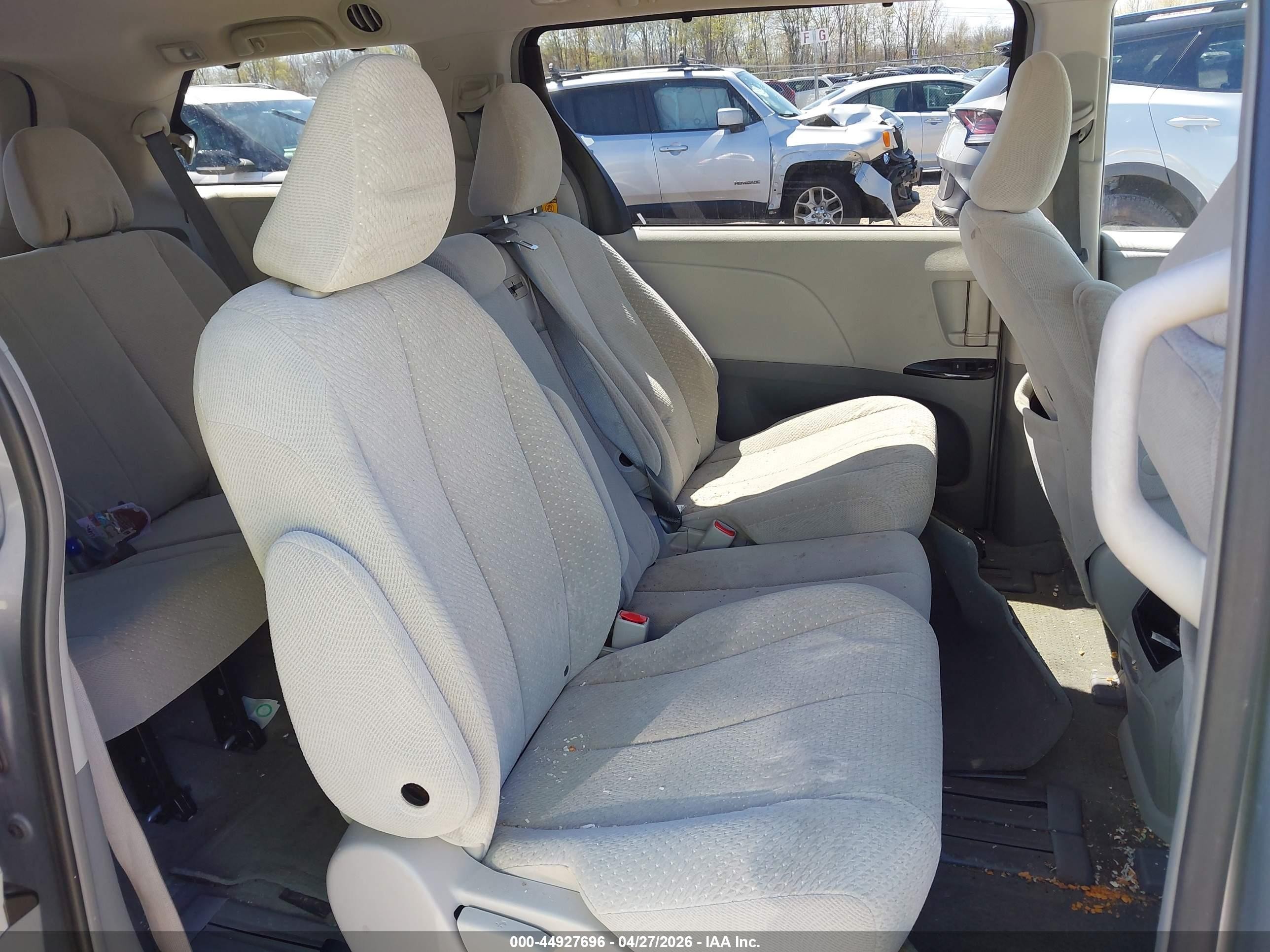 2014 Toyota Sienna Le V6 8 Passenger Gray vin: 5TDKK3DC6ES509636