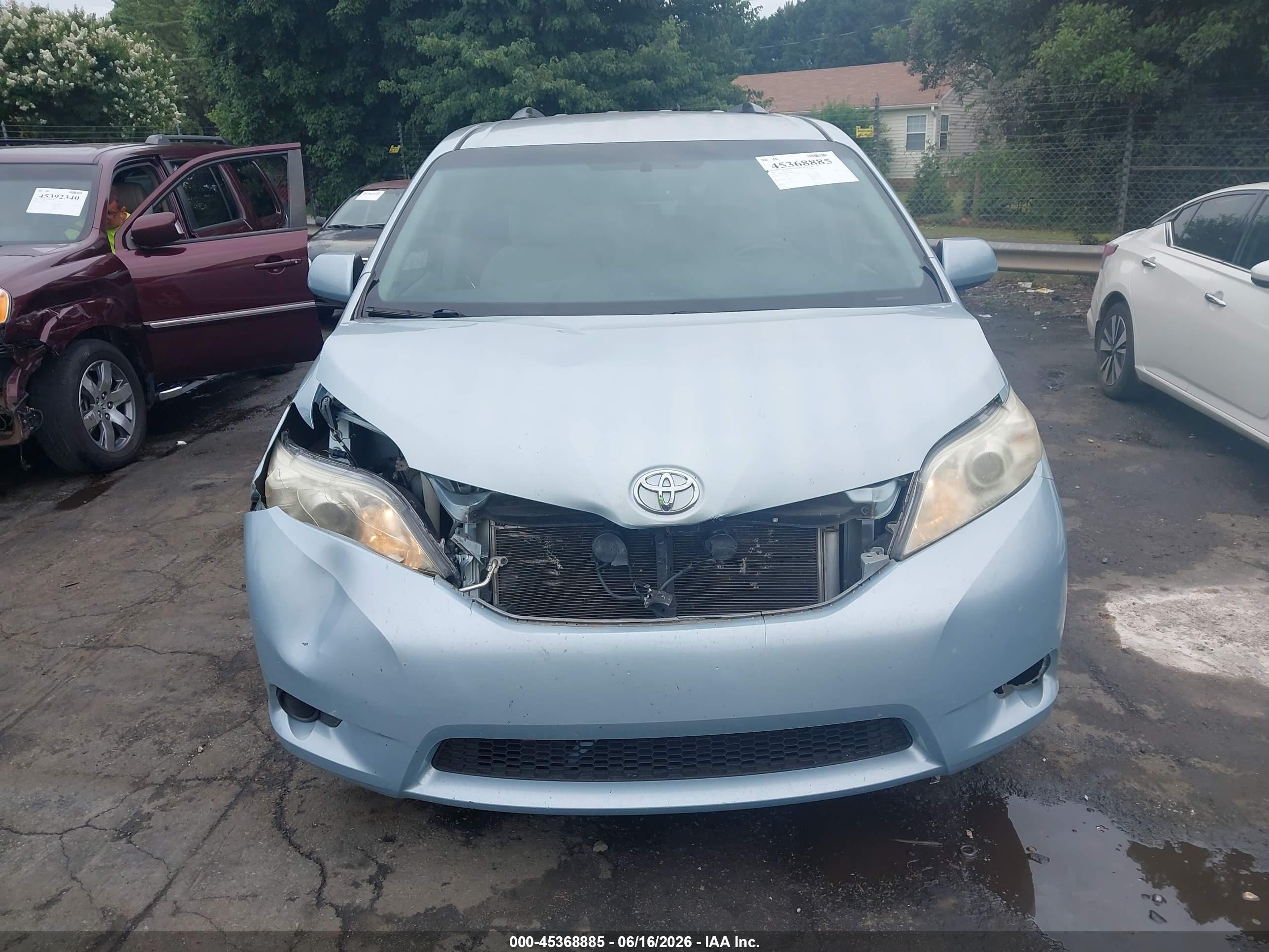 2015 Toyota Sienna Le 8 Passenger Blue vin: 5TDKK3DC6FS540094