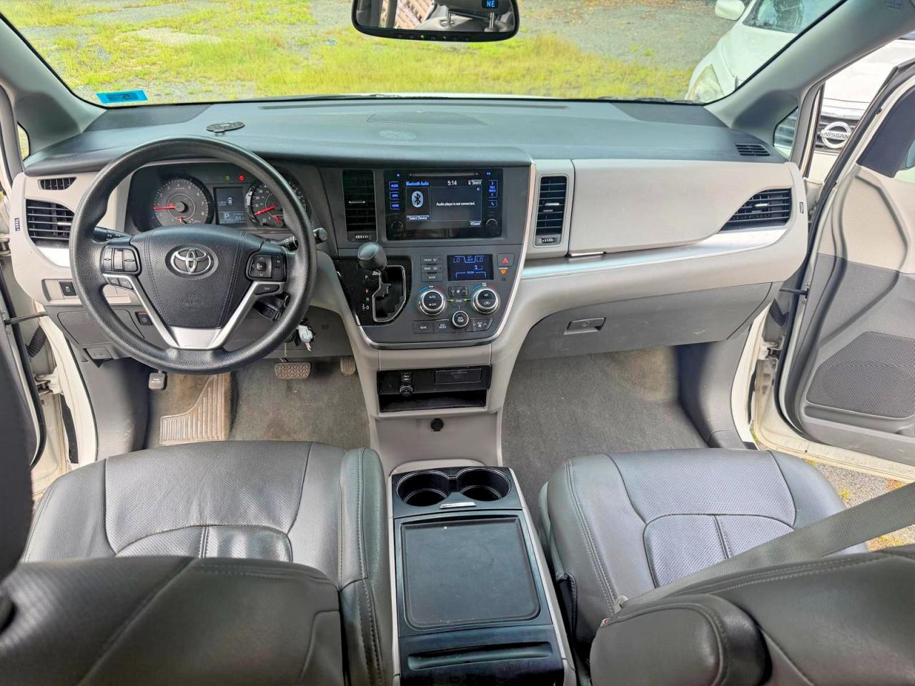 2015 Toyota Sienna Le White vin: 5TDKK3DC6FS543626