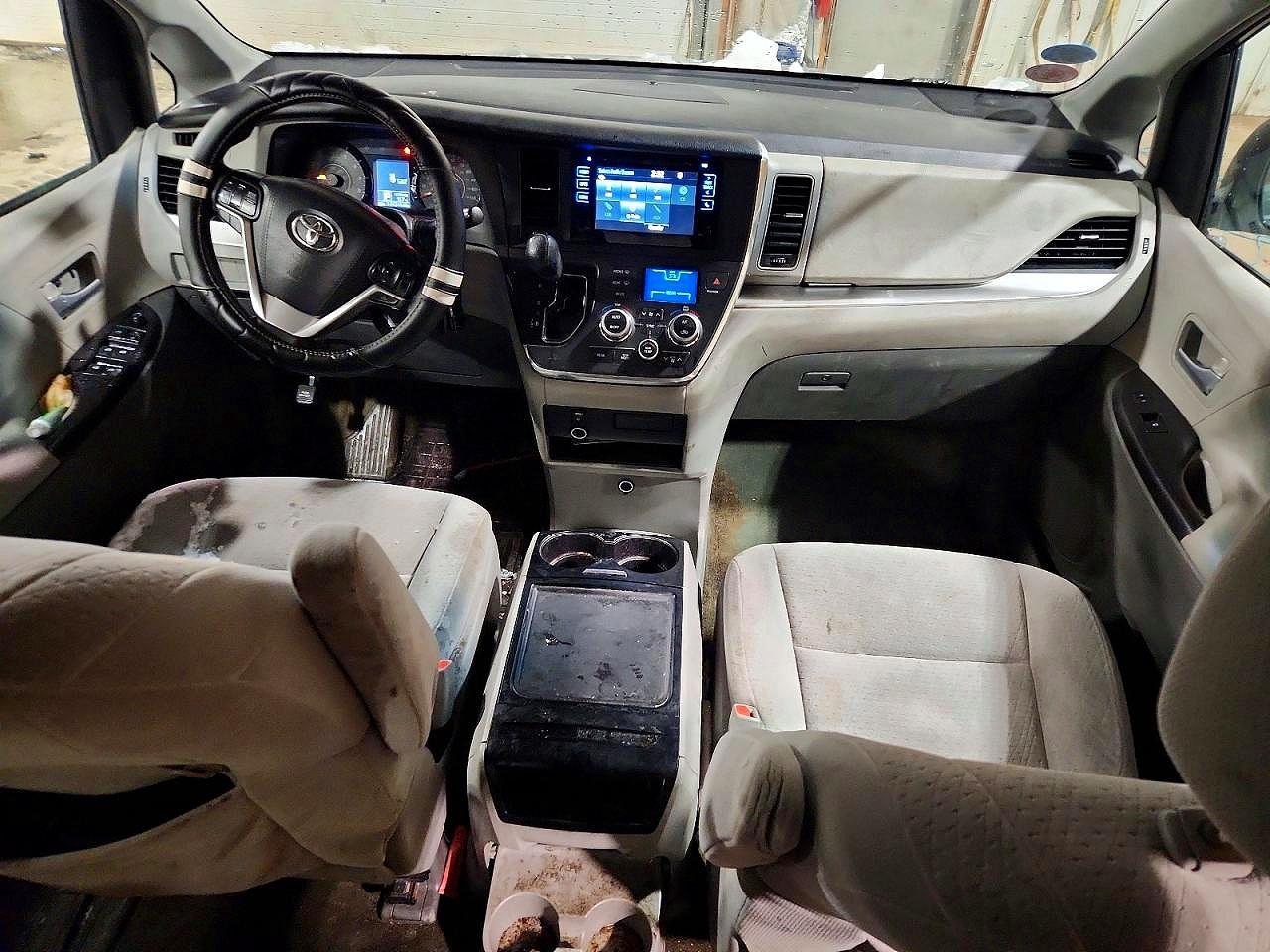 2015 Toyota Sienna Silver vin: 5TDKK3DC6FS547630